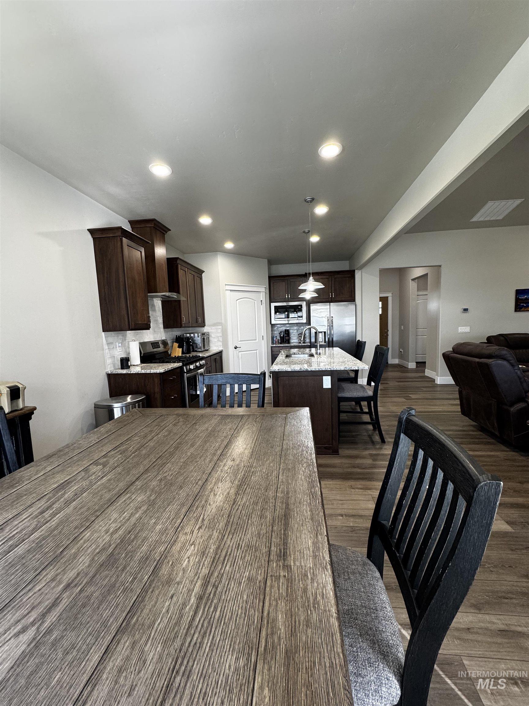 543 Lake Cleveland Street