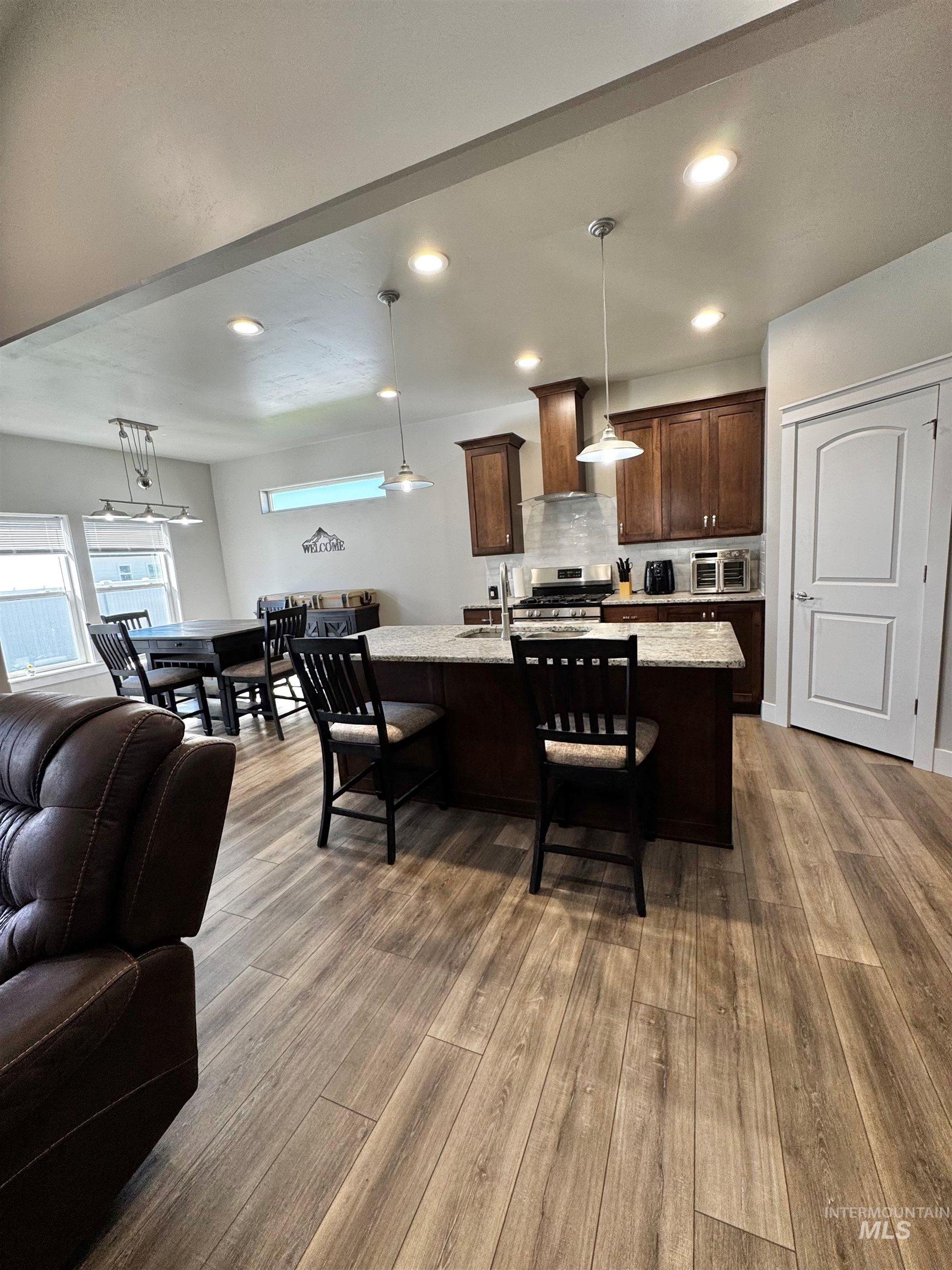 543 Lake Cleveland Street