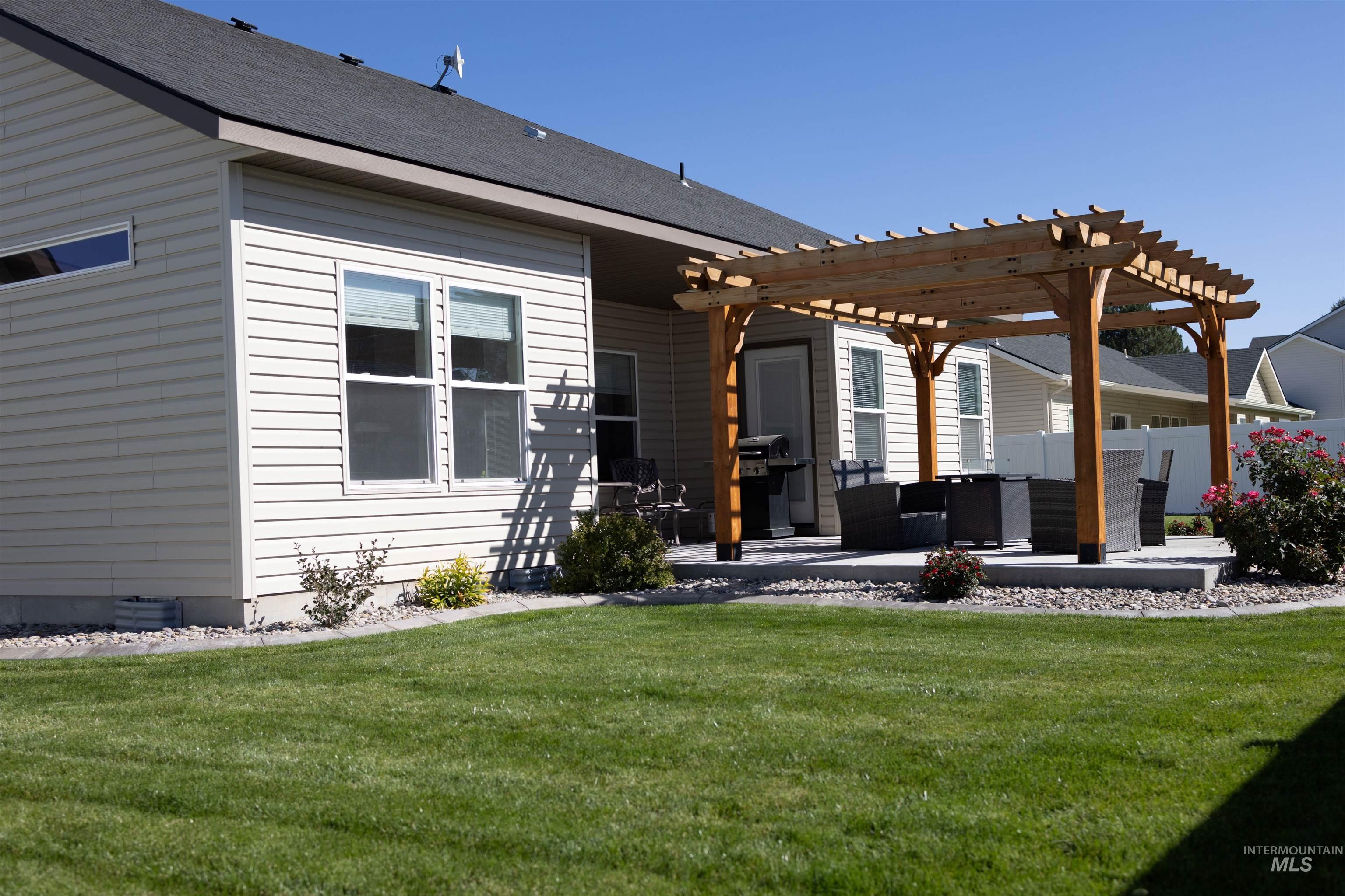 543 Lake Cleveland Street