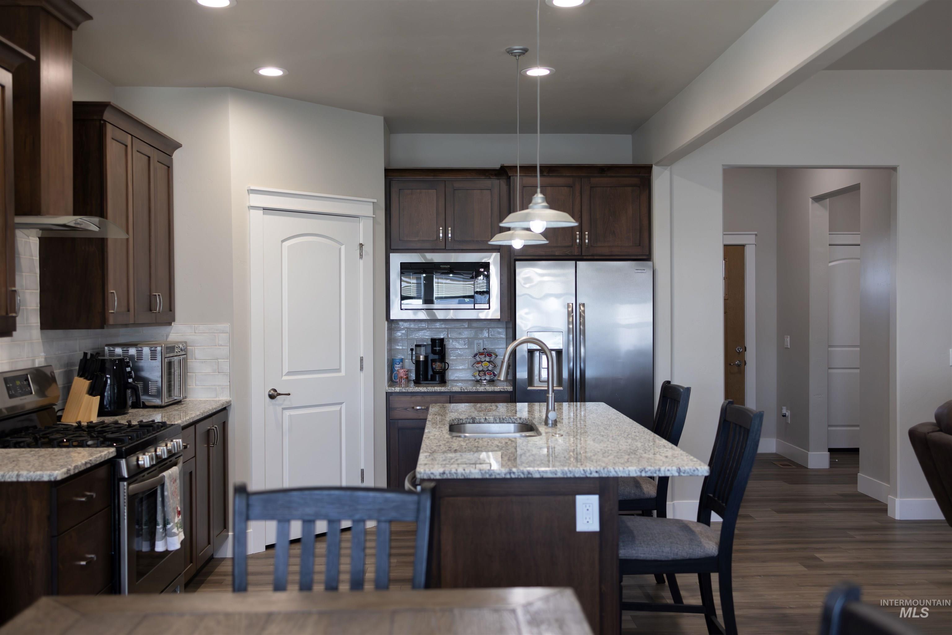 543 Lake Cleveland Street