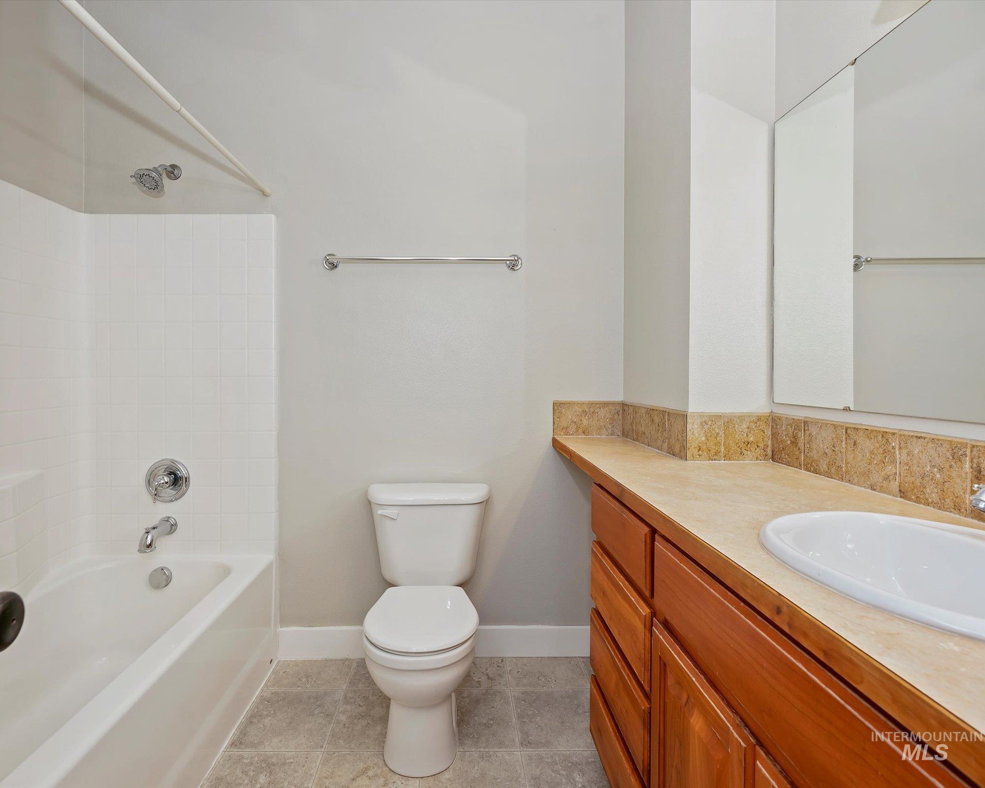 12652 W Murchison St