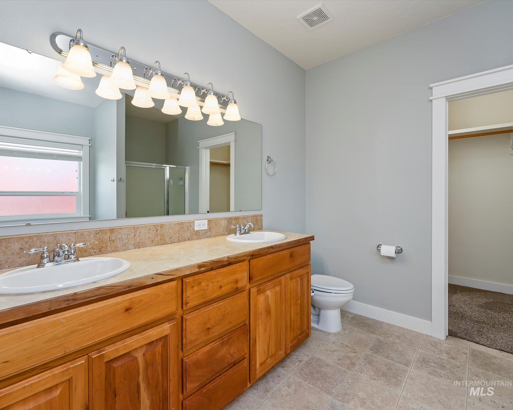 12652 W Murchison St