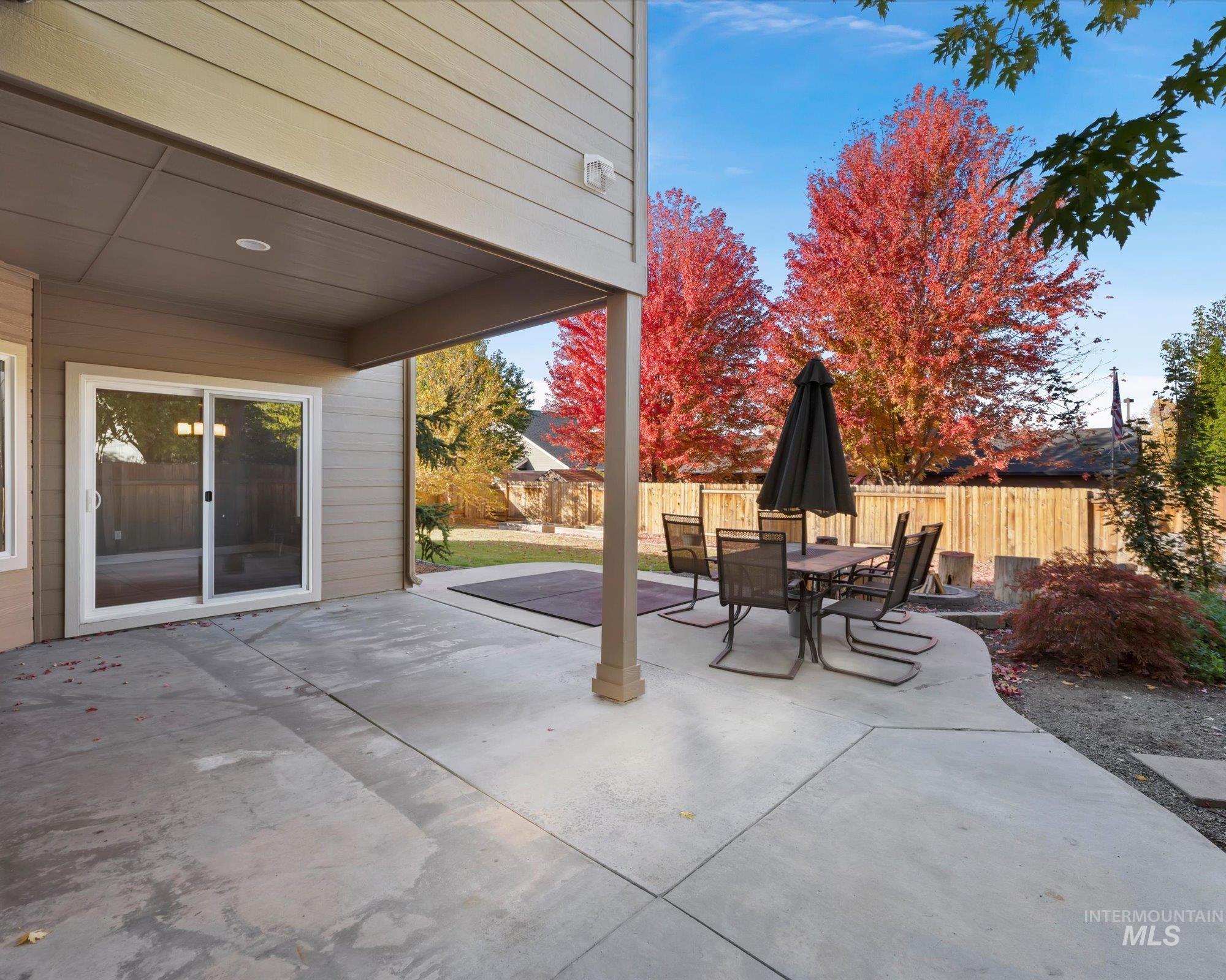 12652 W Murchison St