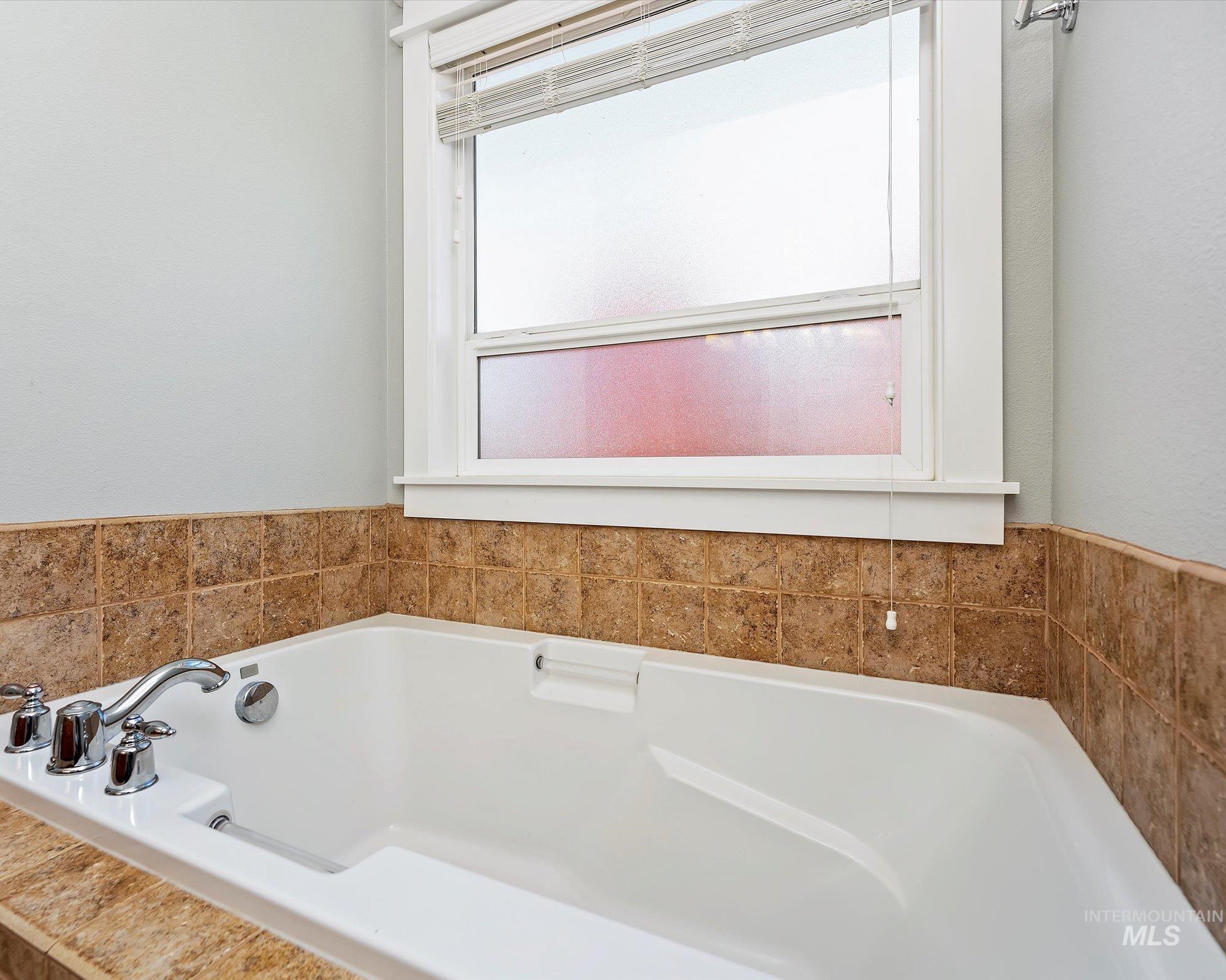 12652 W Murchison St