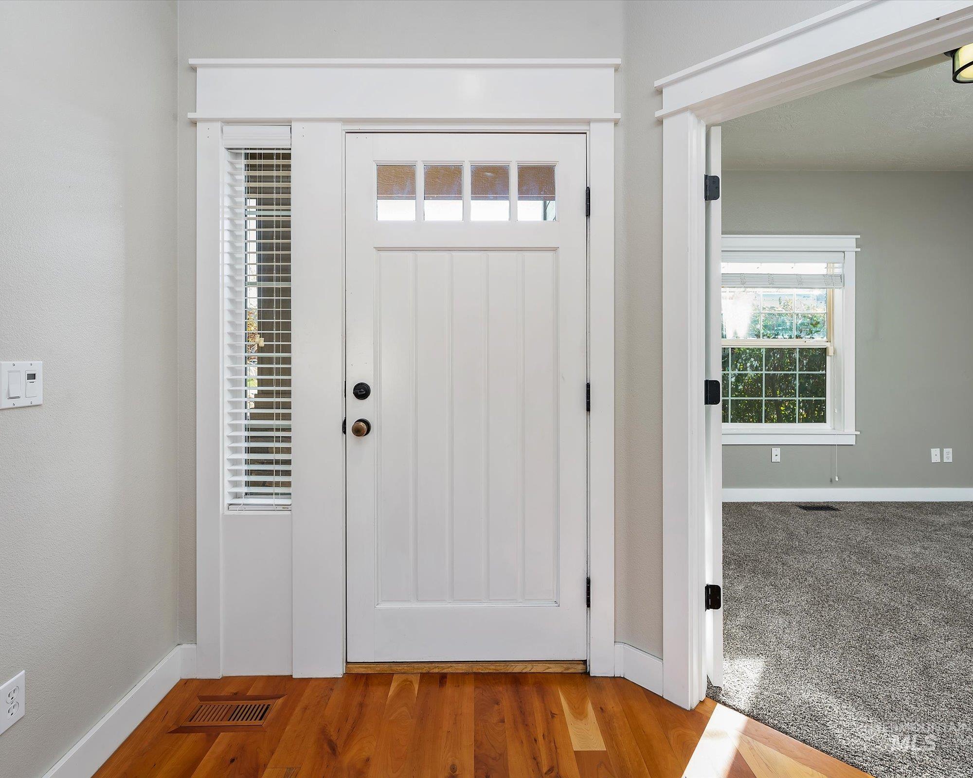 12652 W Murchison St