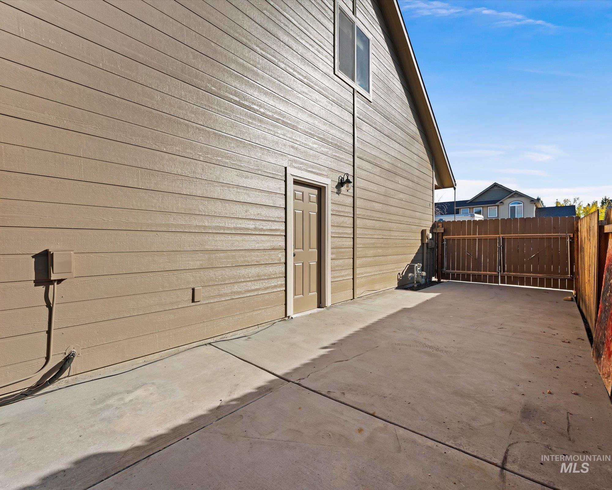 12652 W Murchison St