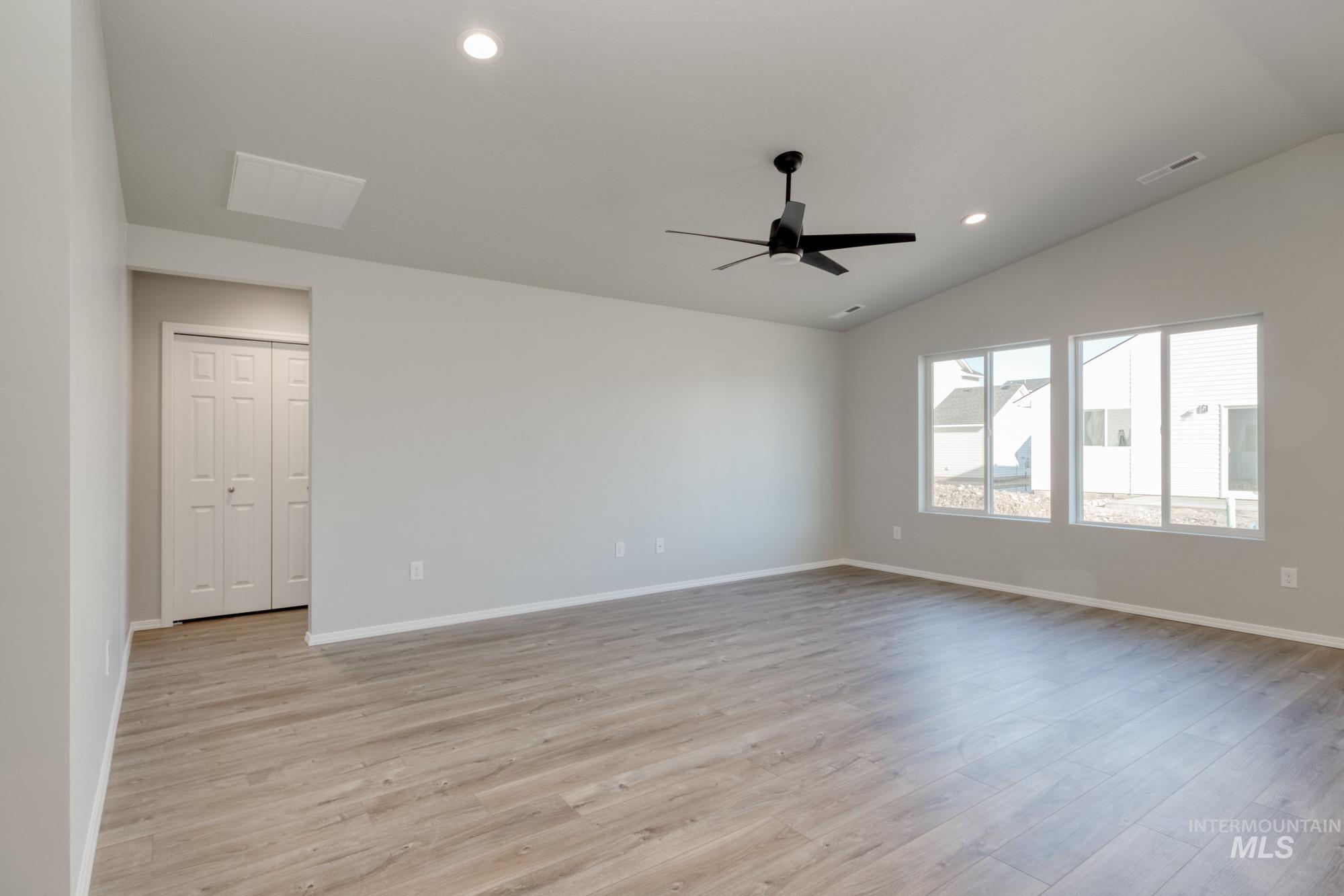 692 S Jayo Ct