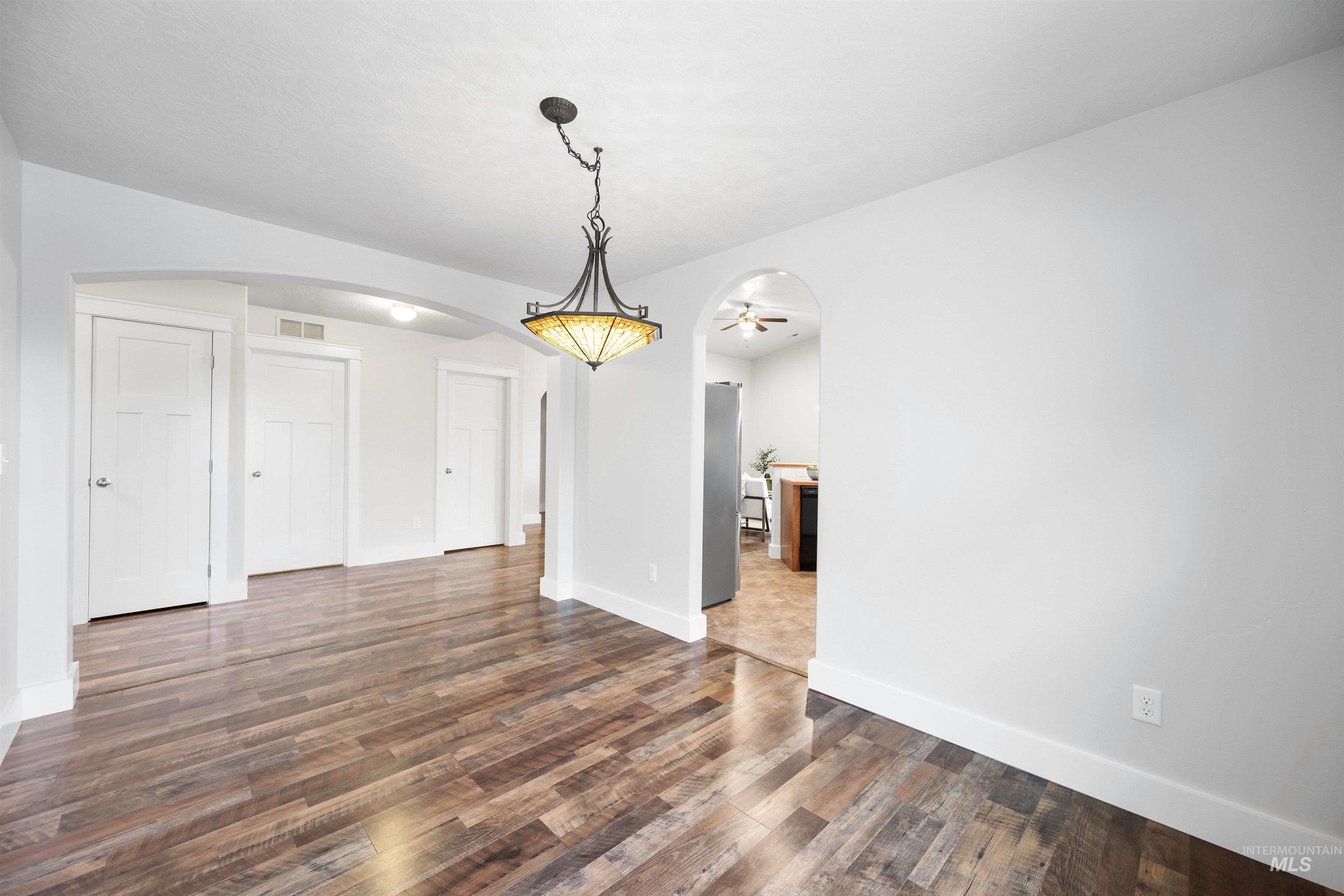 11740 Parakeet Way