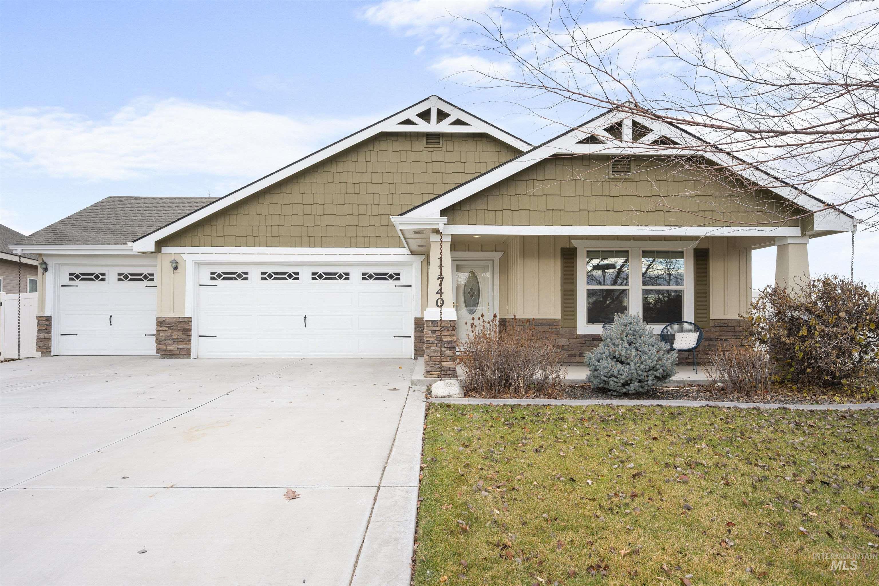 11740 Parakeet Way