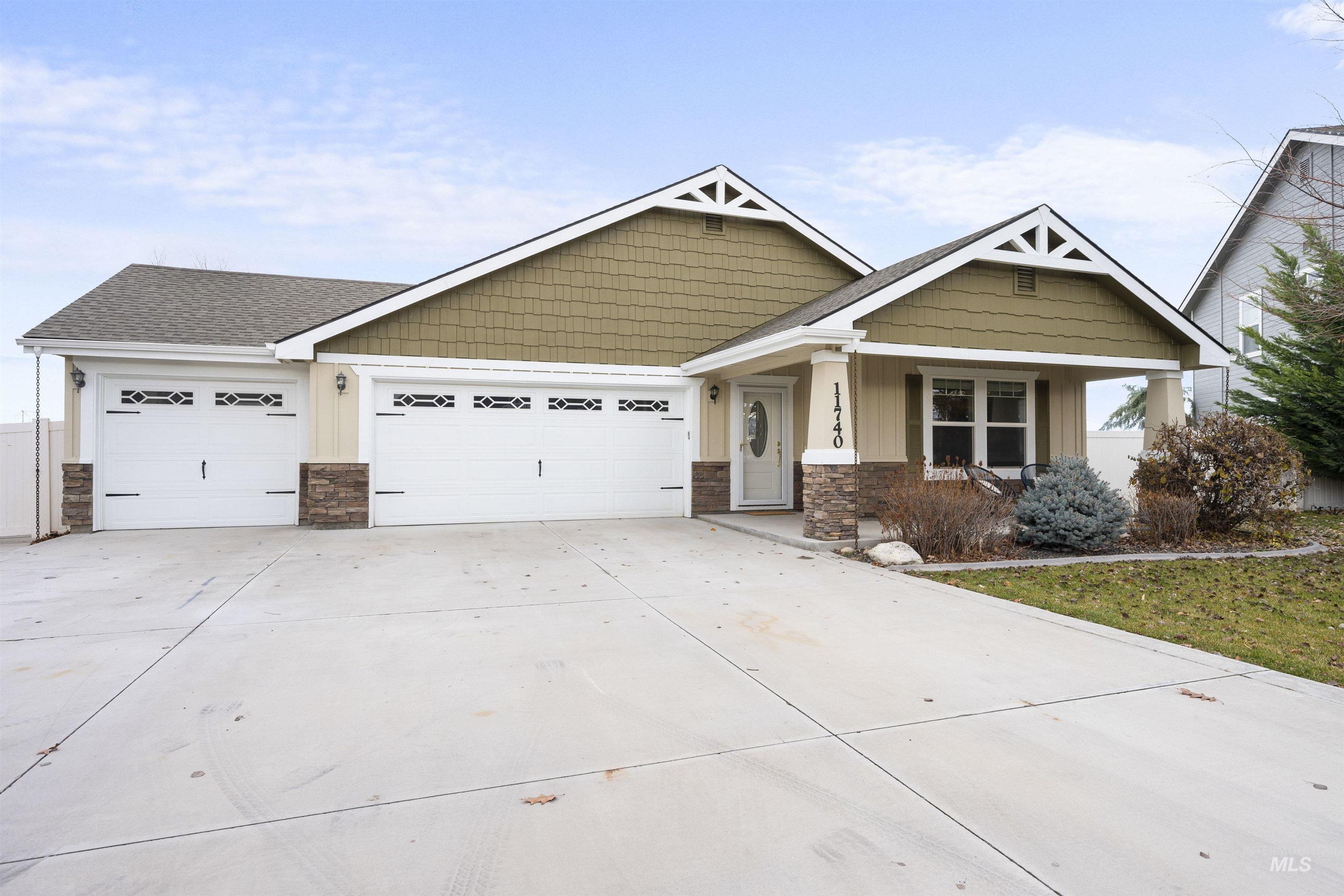 11740 Parakeet Way