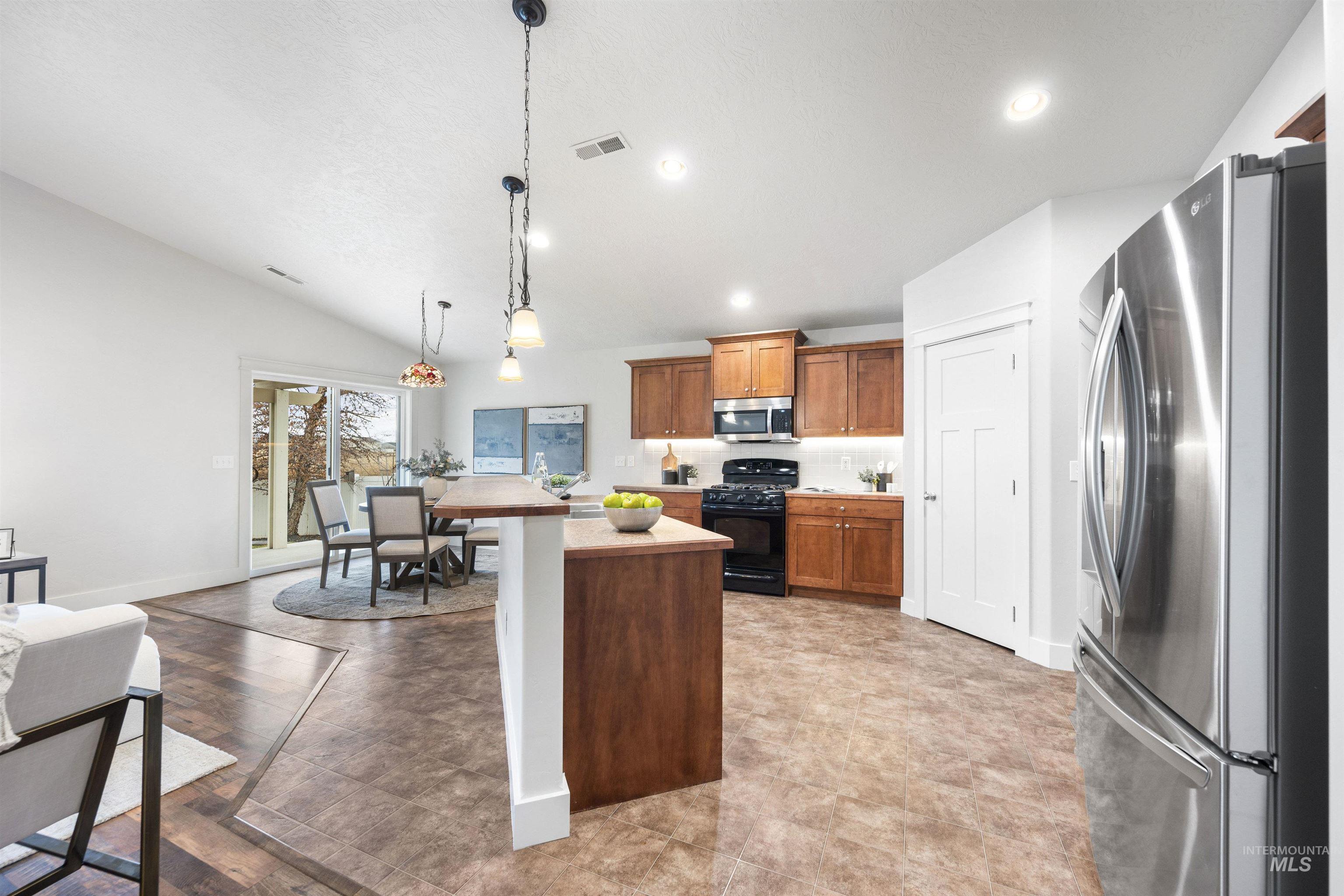 11740 Parakeet Way