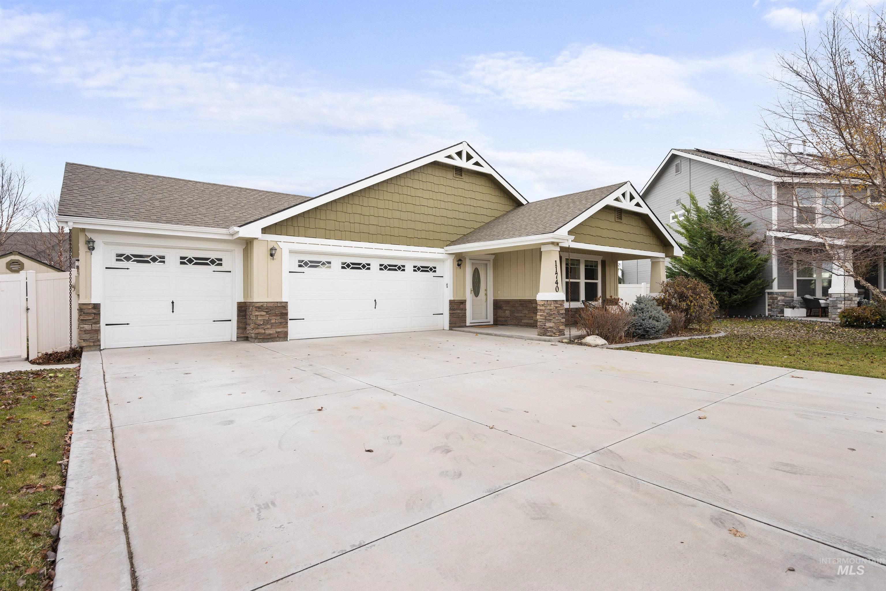 11740 Parakeet Way
