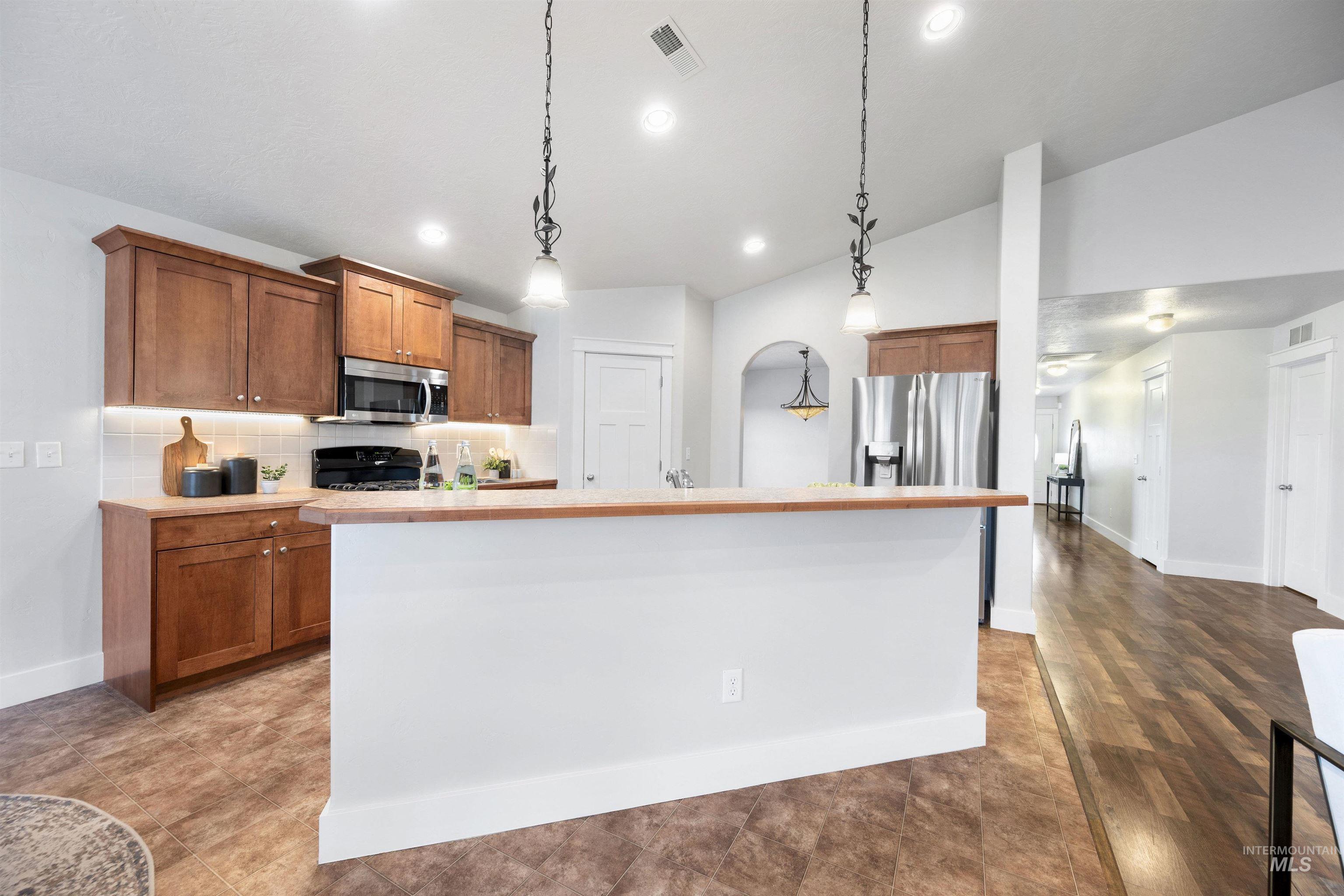 11740 Parakeet Way