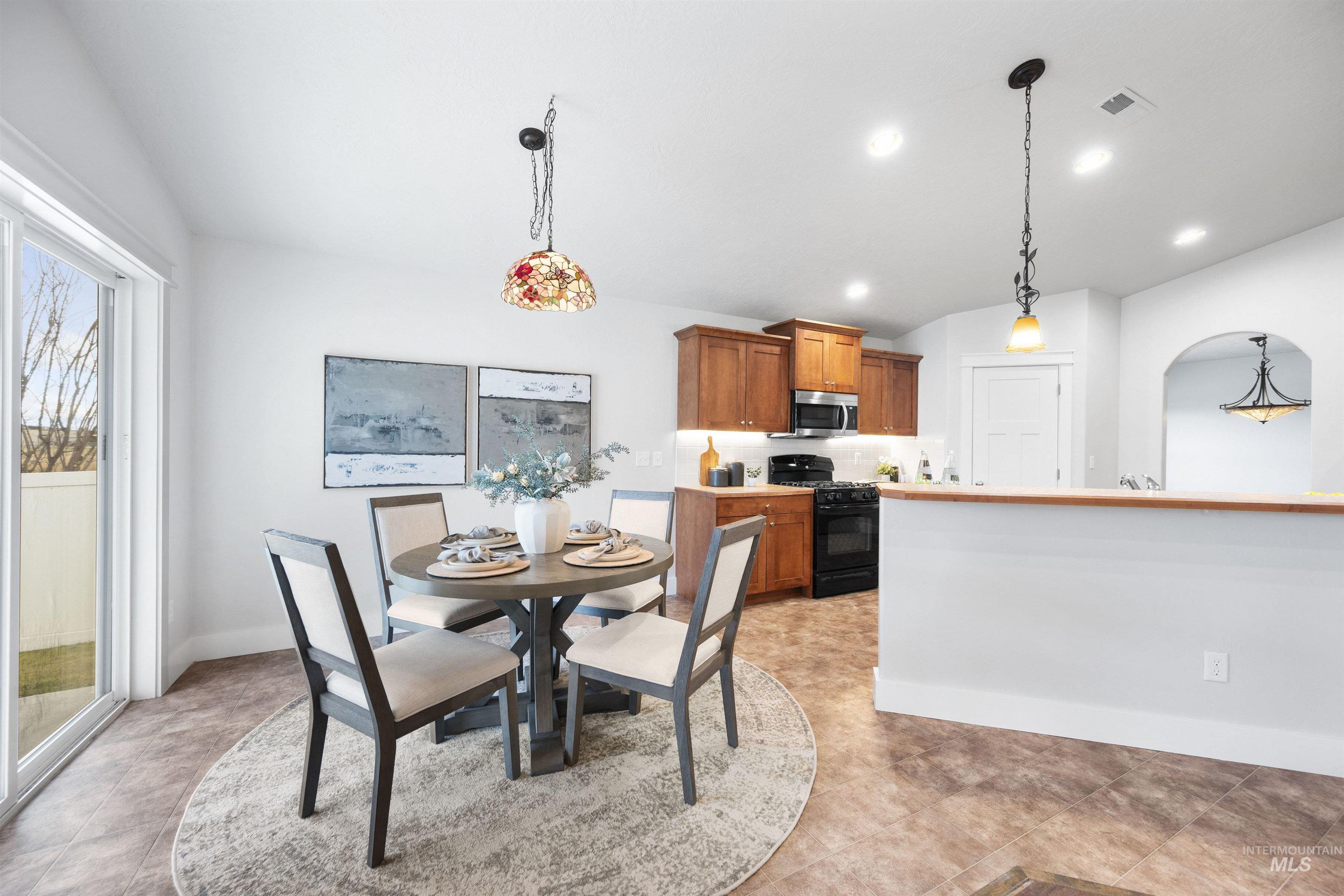 11740 Parakeet Way