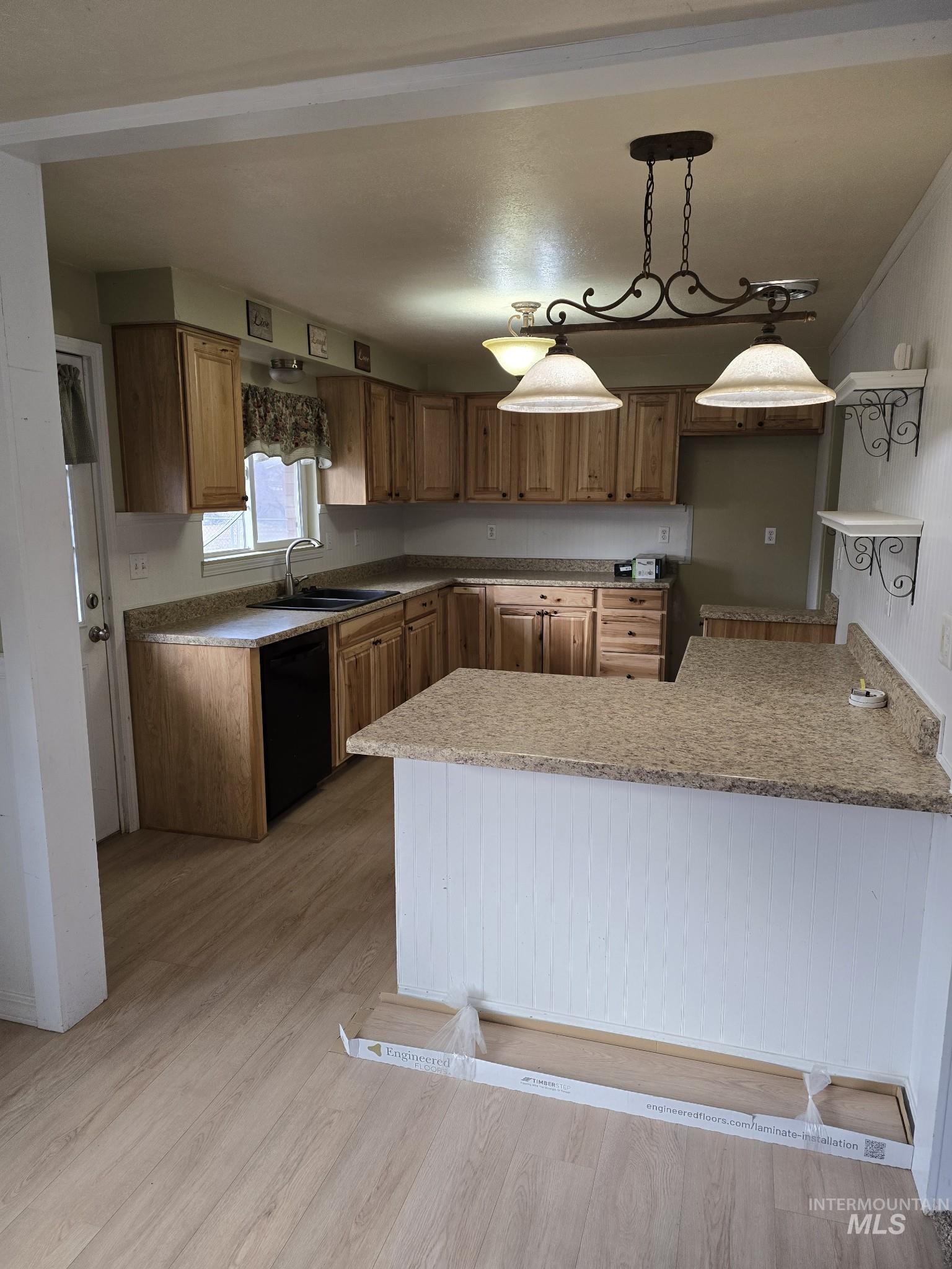 111 N 4th Street W