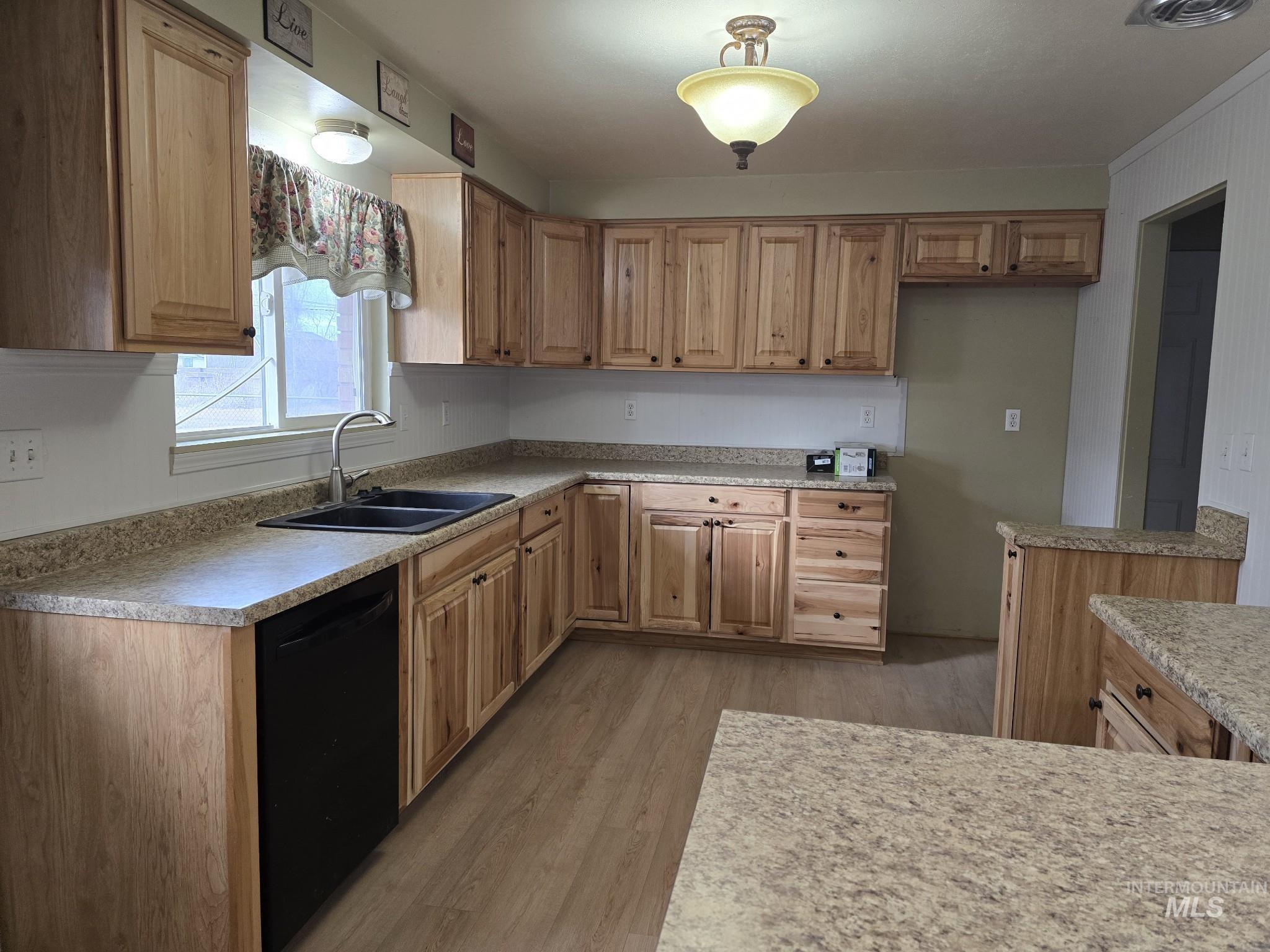 111 N 4th Street W
