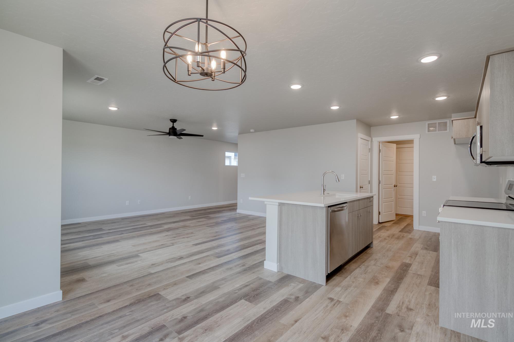 2474 W Opalite Dr