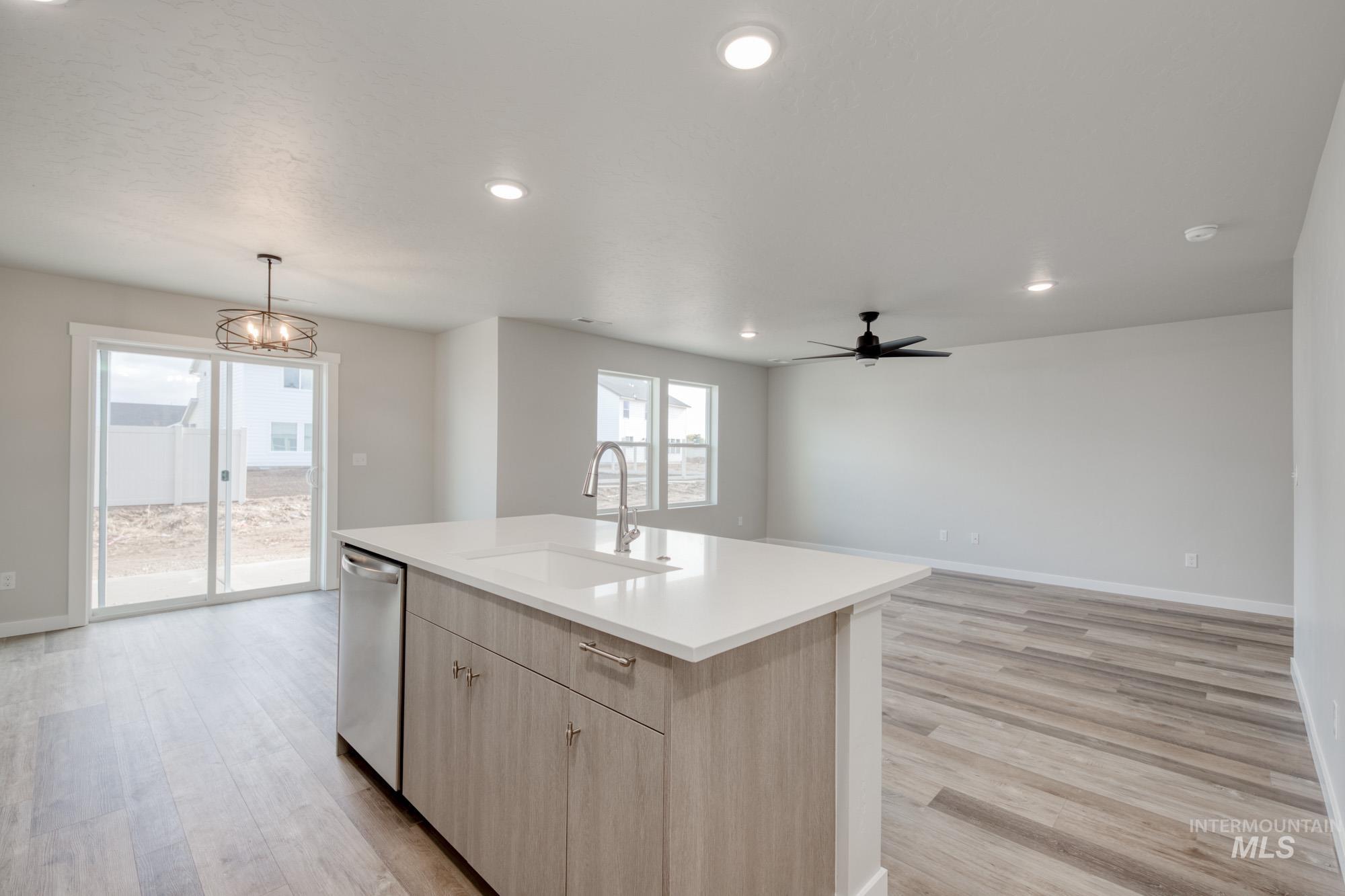 2474 W Opalite Dr