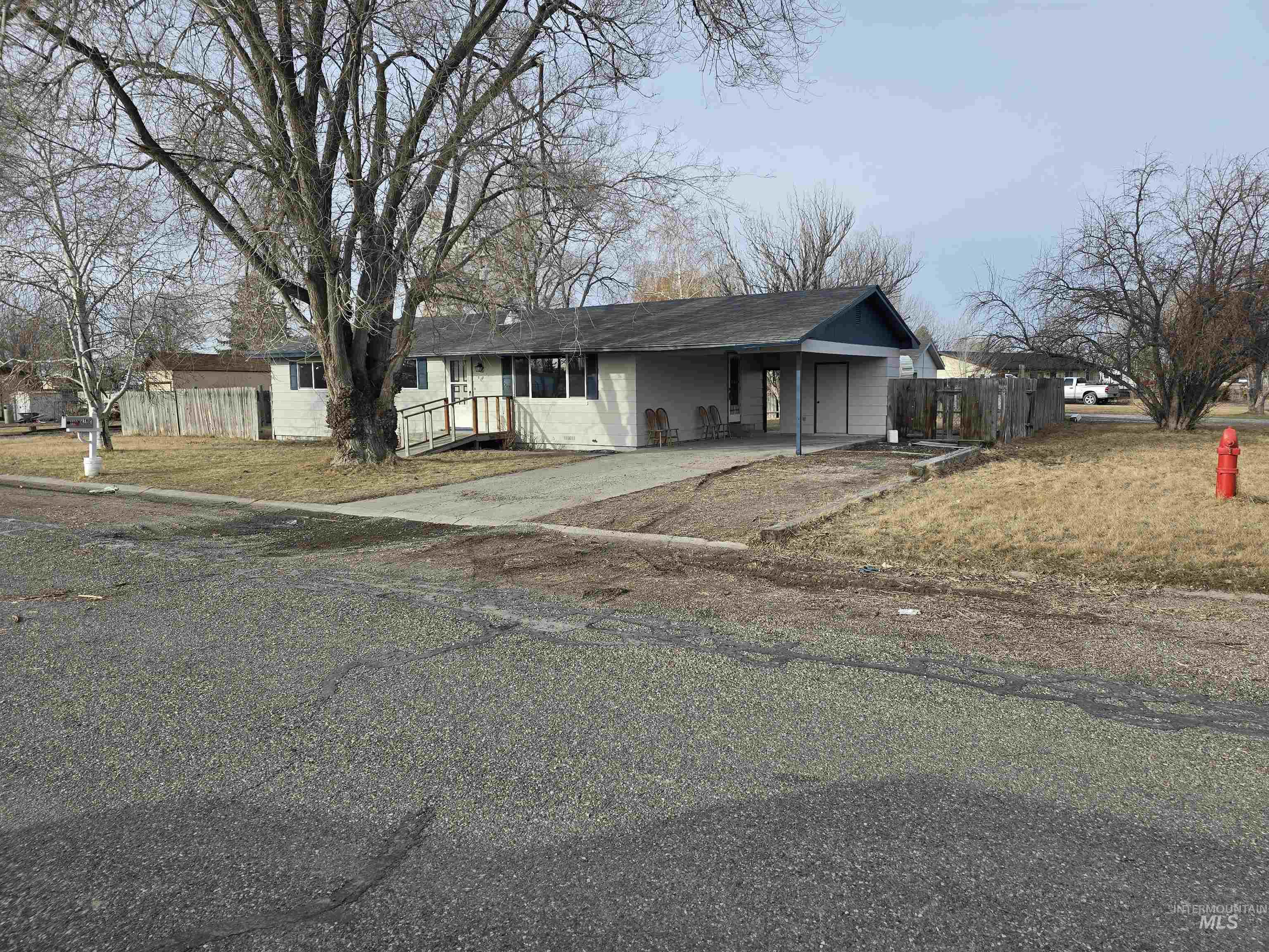 110 N 6th St E