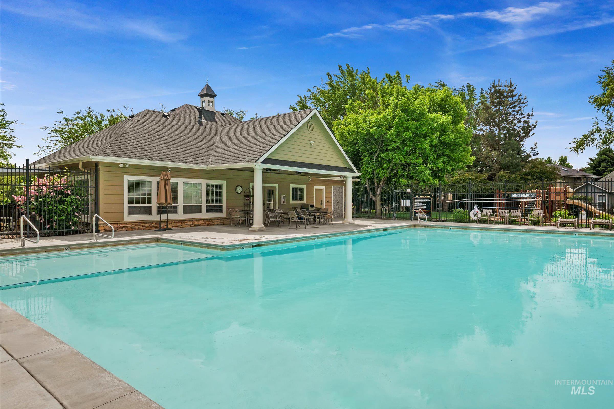 3993 N Heritage View Ave