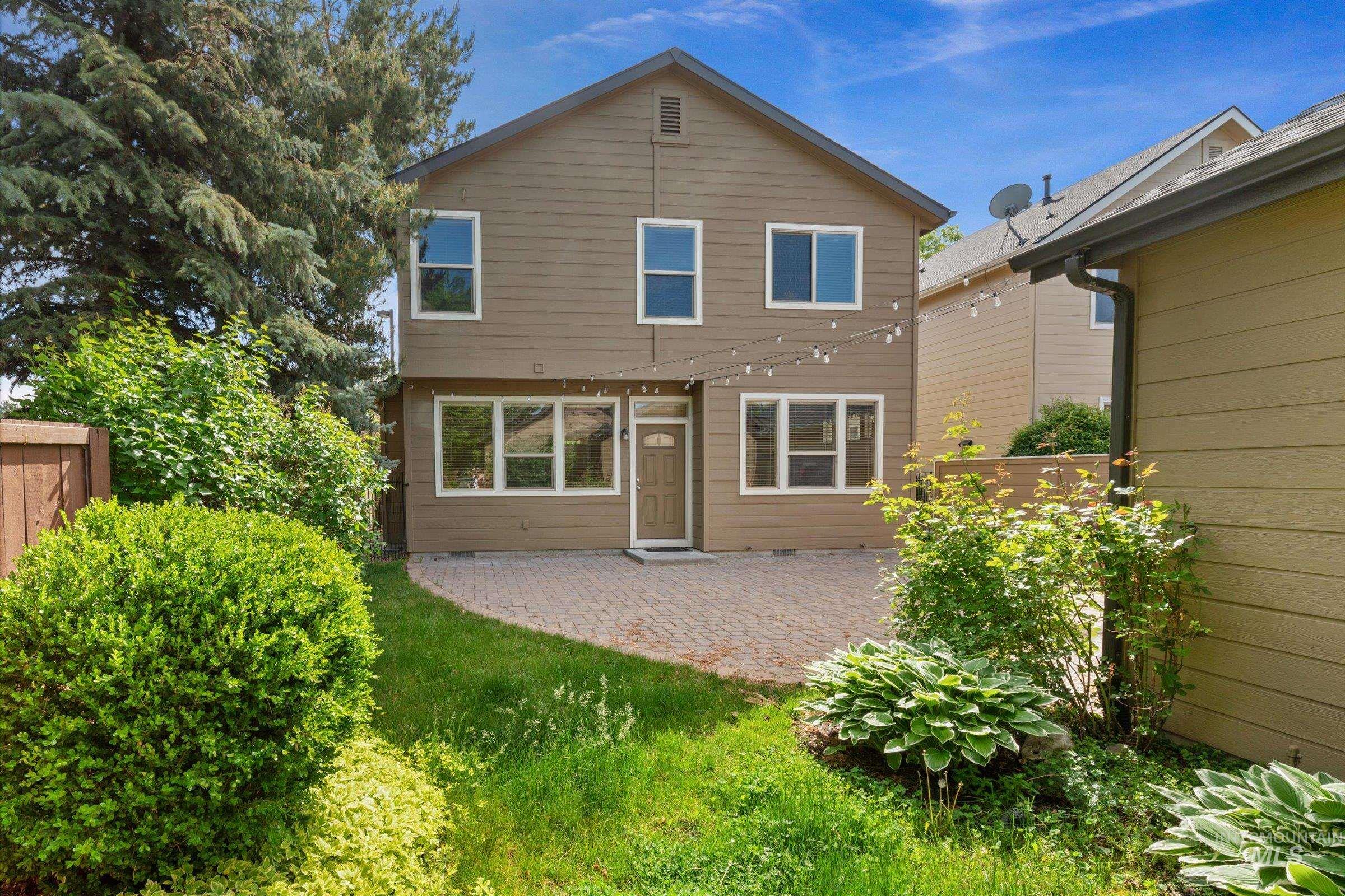 3993 N Heritage View Ave