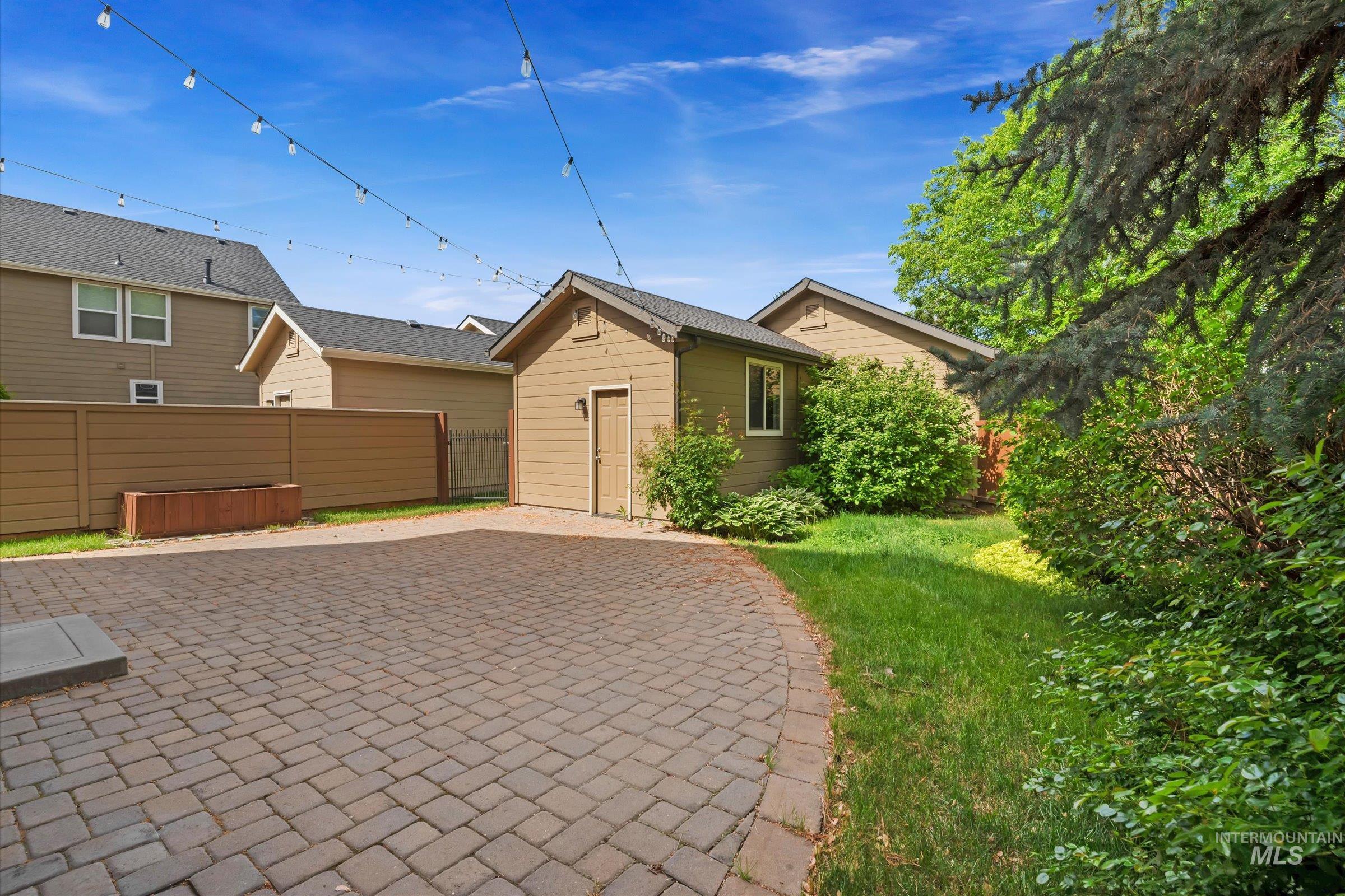 3993 N Heritage View Ave