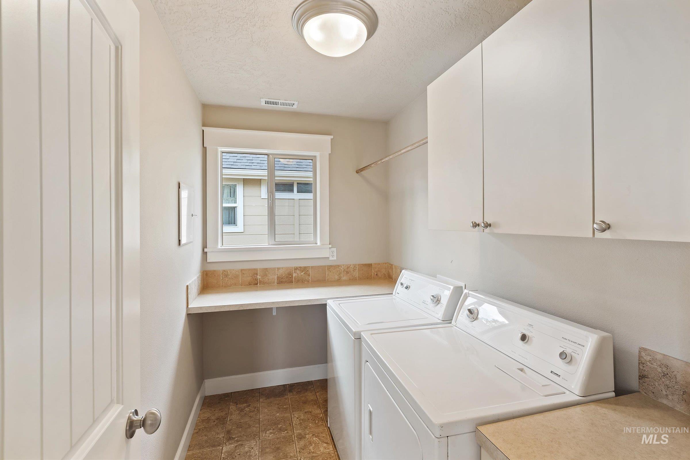 3993 N Heritage View Ave