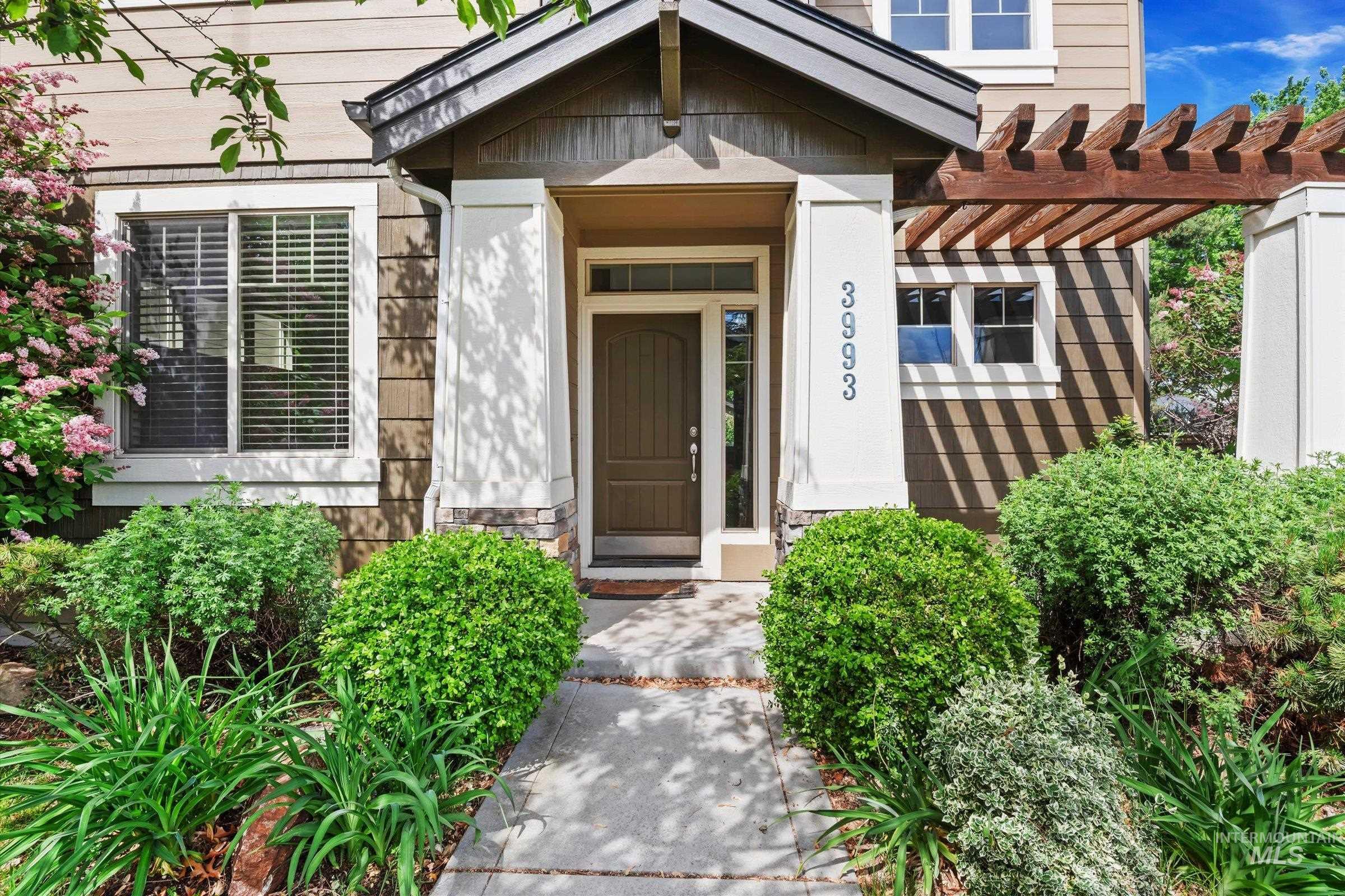 3993 N Heritage View Ave