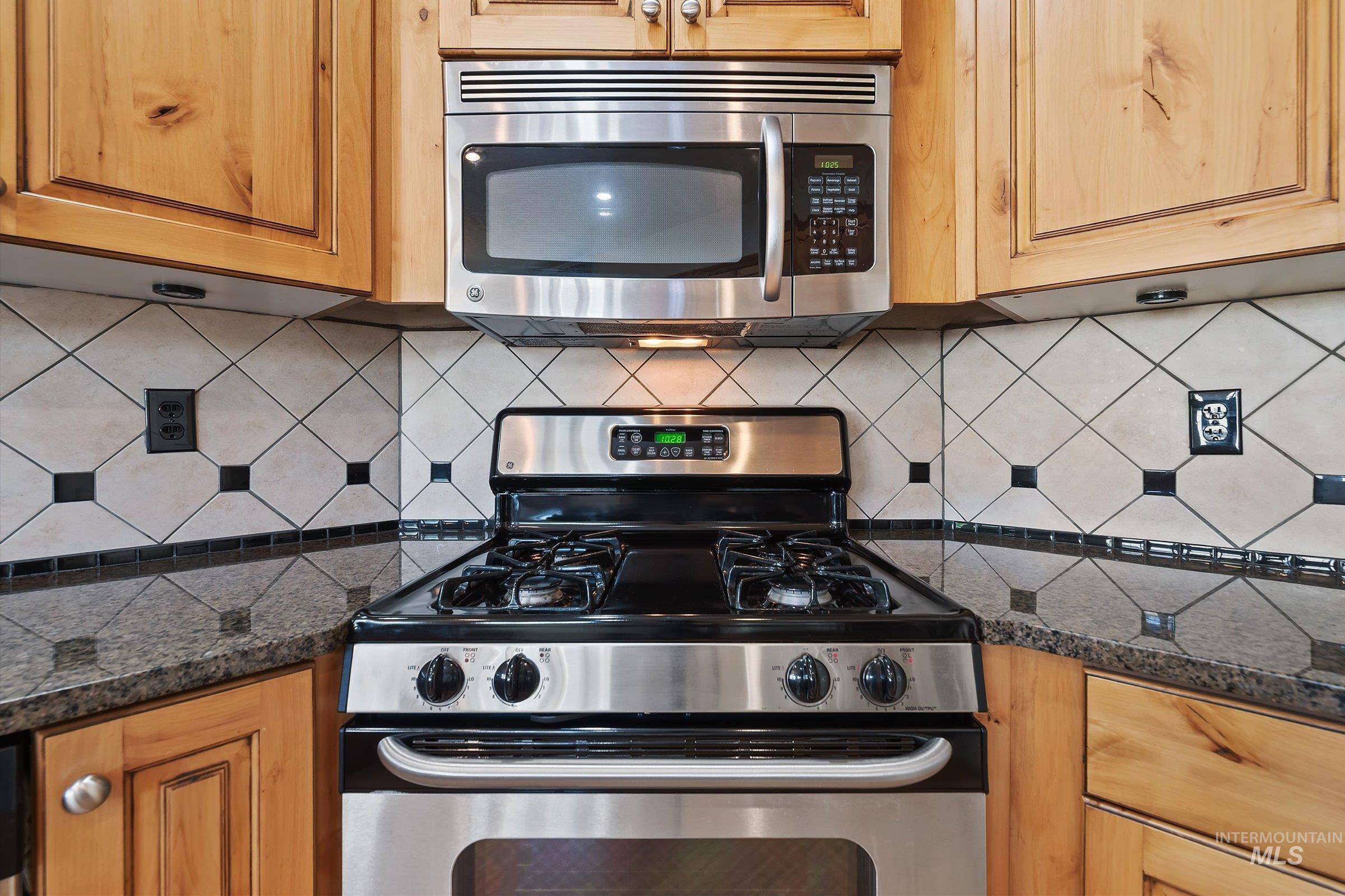 3993 N Heritage View Ave