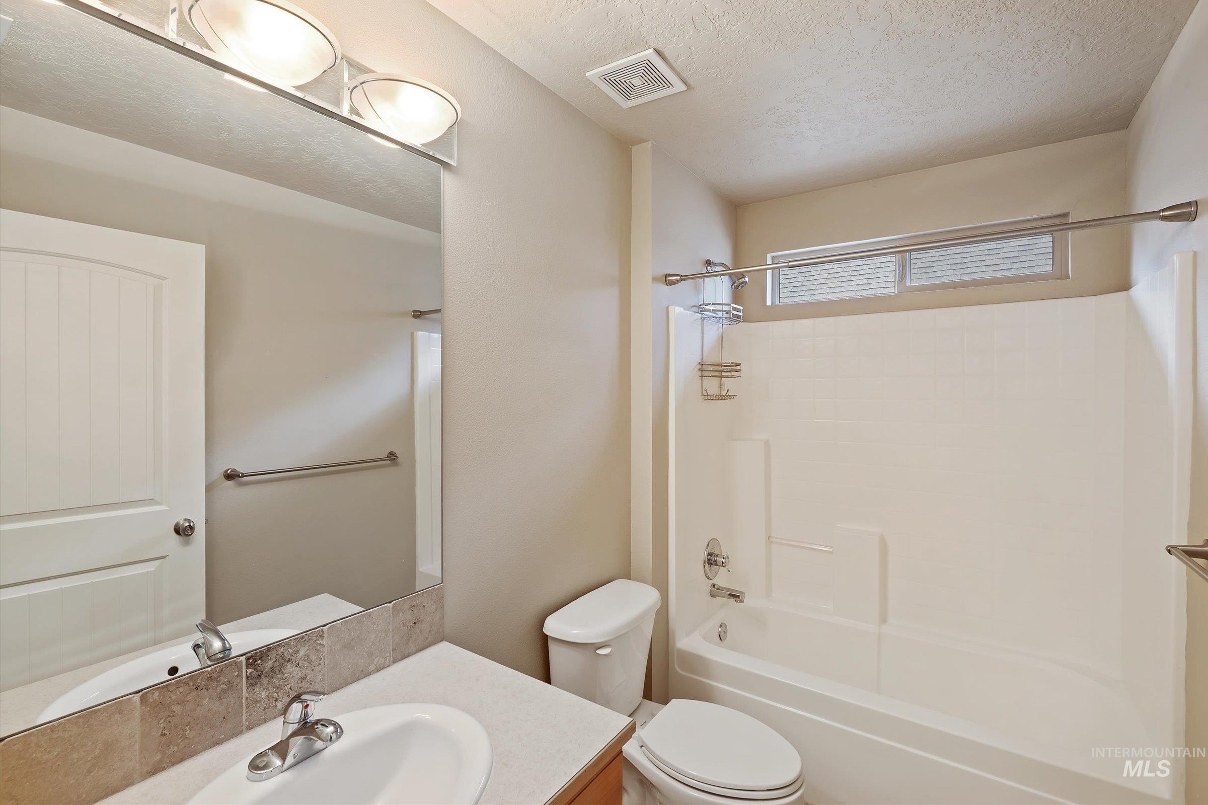 3993 N Heritage View Ave