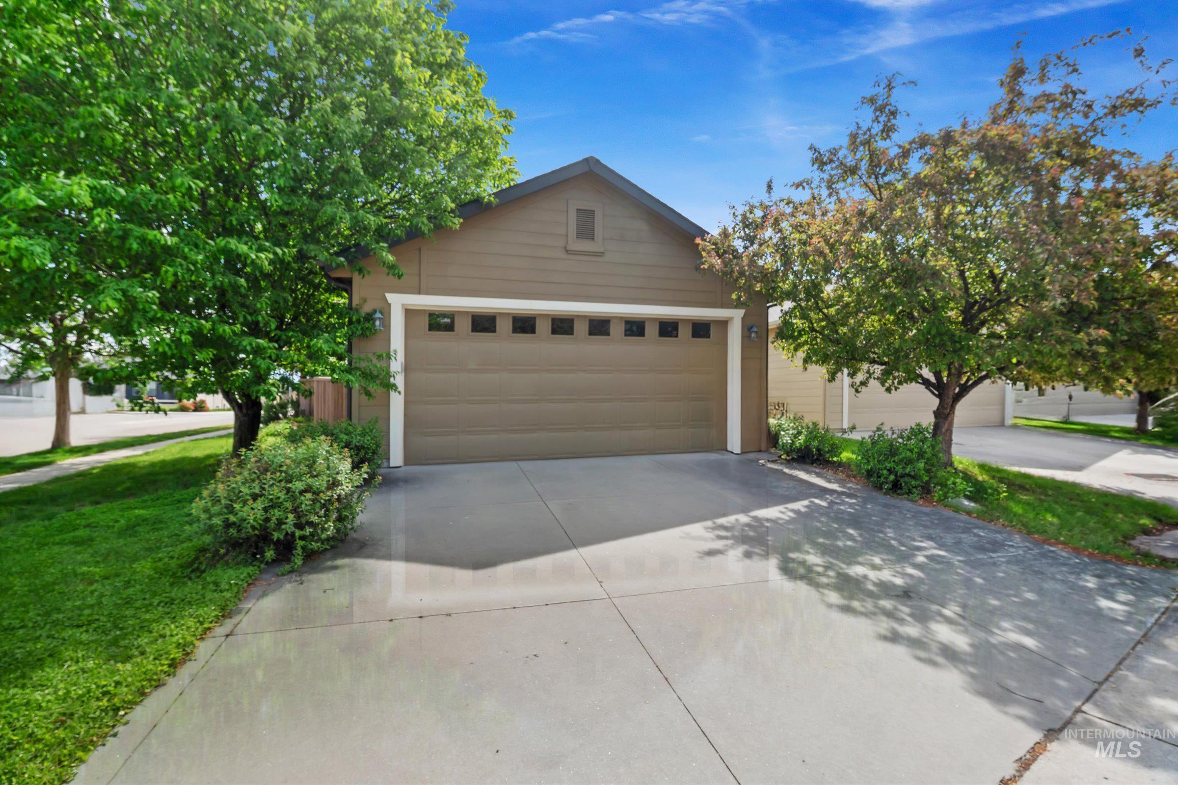 3993 N Heritage View Ave