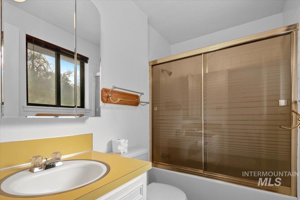 3621 N Cloverdale Rd