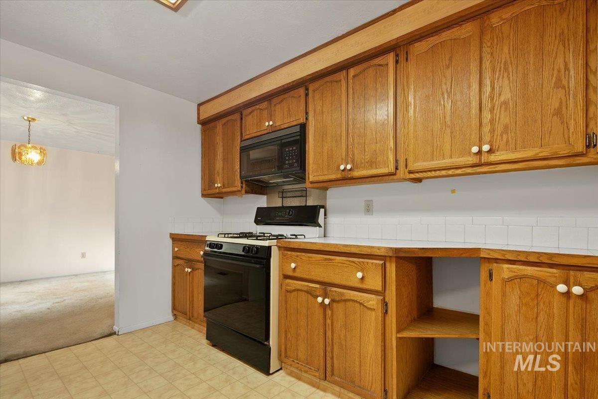 3621 N Cloverdale Rd