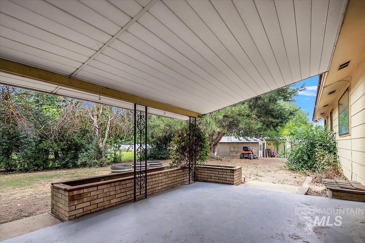 3621 N Cloverdale Rd