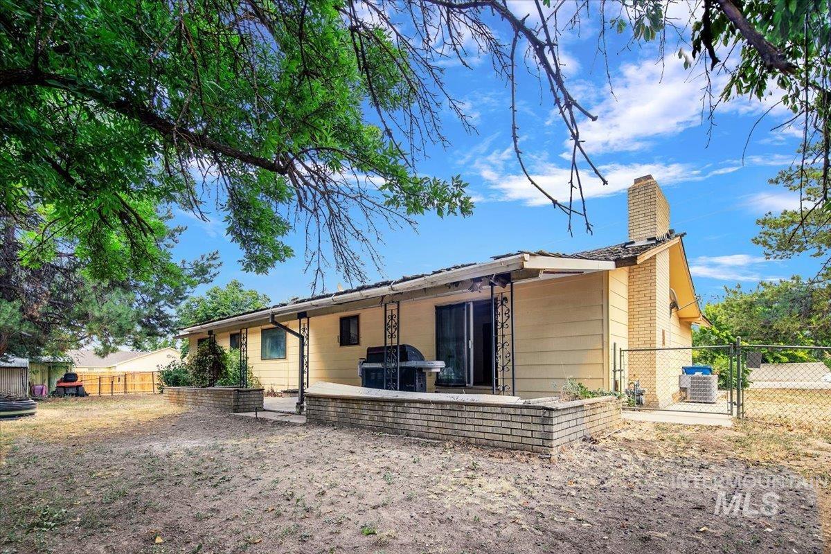 3621 N Cloverdale Rd