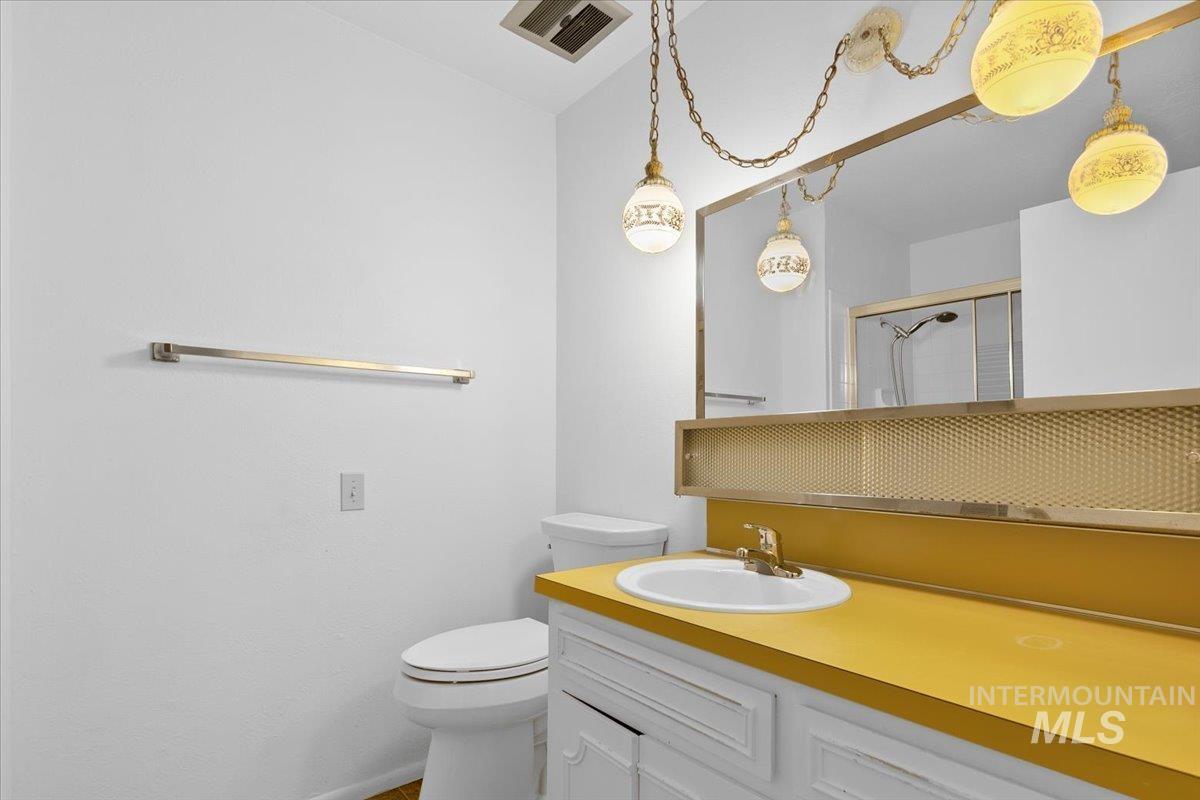 3621 N Cloverdale Rd