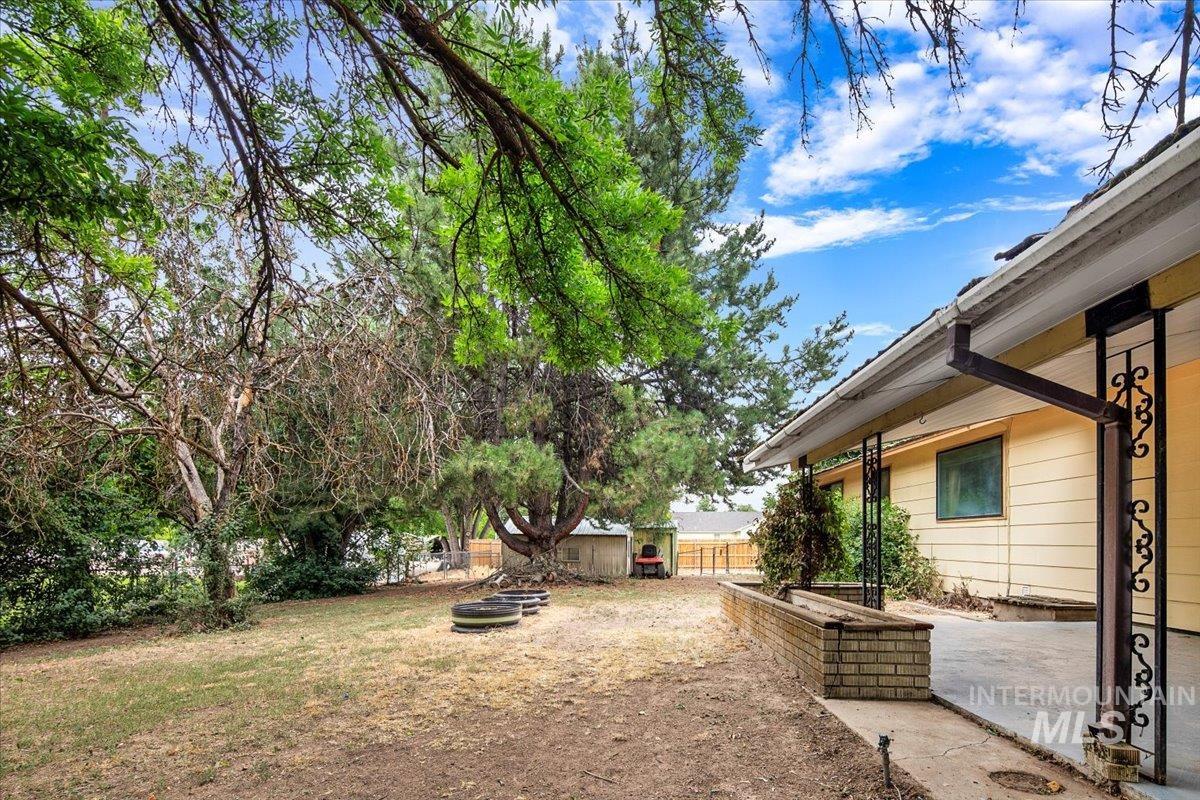 3621 N Cloverdale Rd