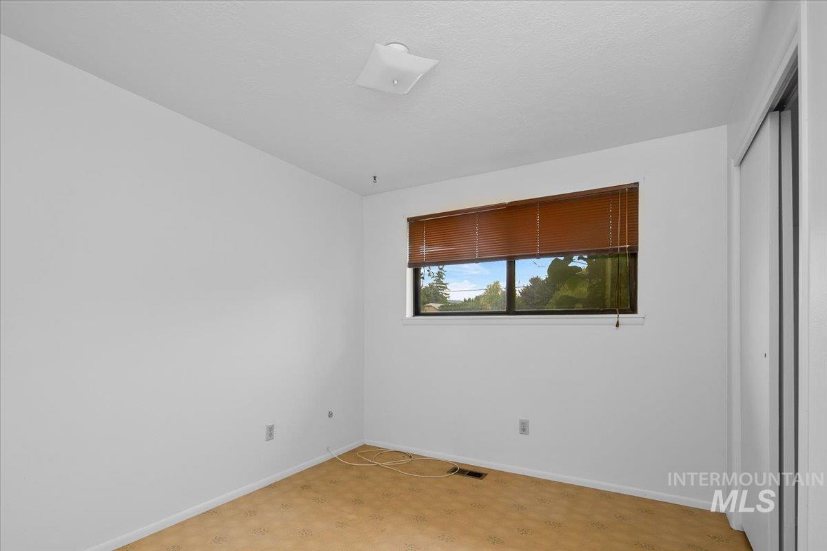 3621 N Cloverdale Rd