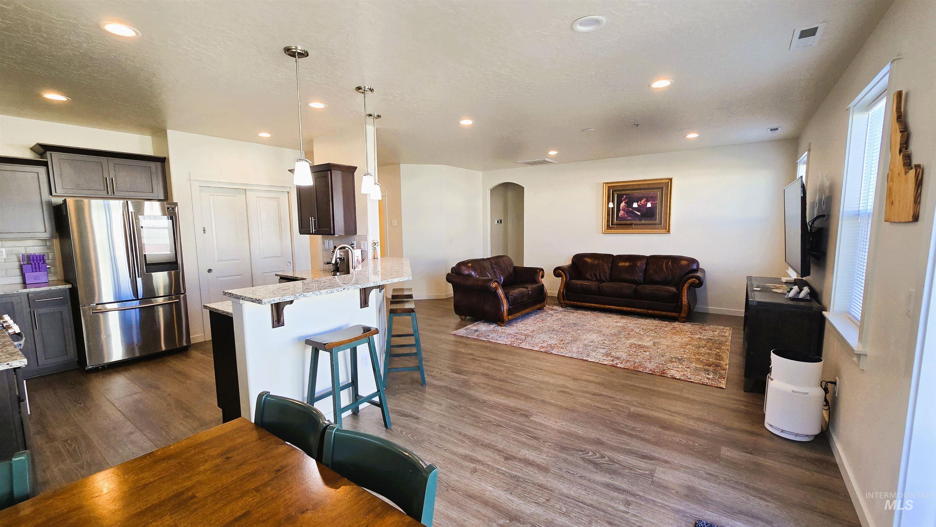 6182 W Los Flores Drive