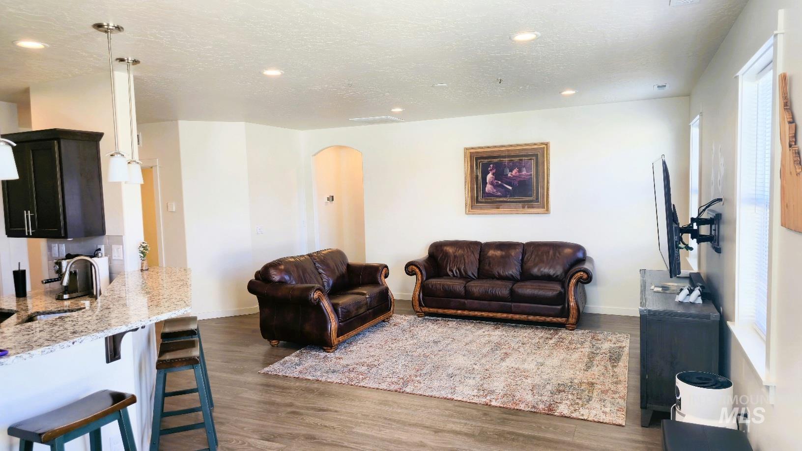 6182 W Los Flores Drive