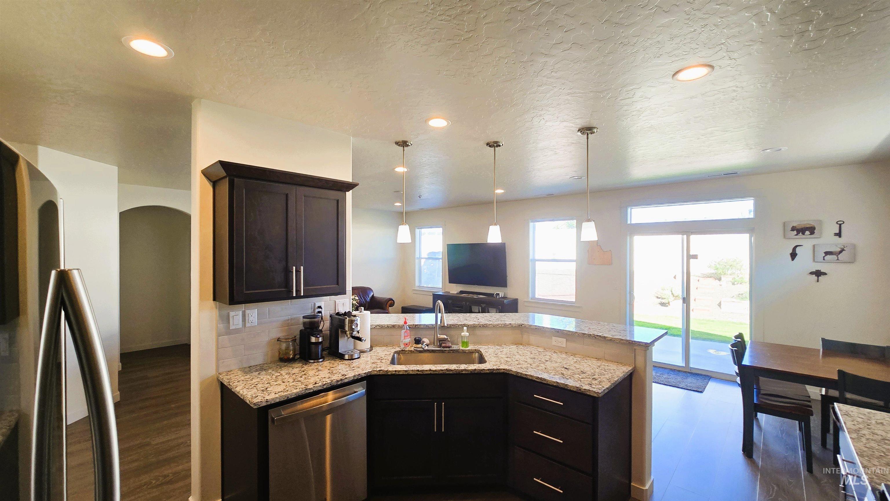 6182 W Los Flores Drive
