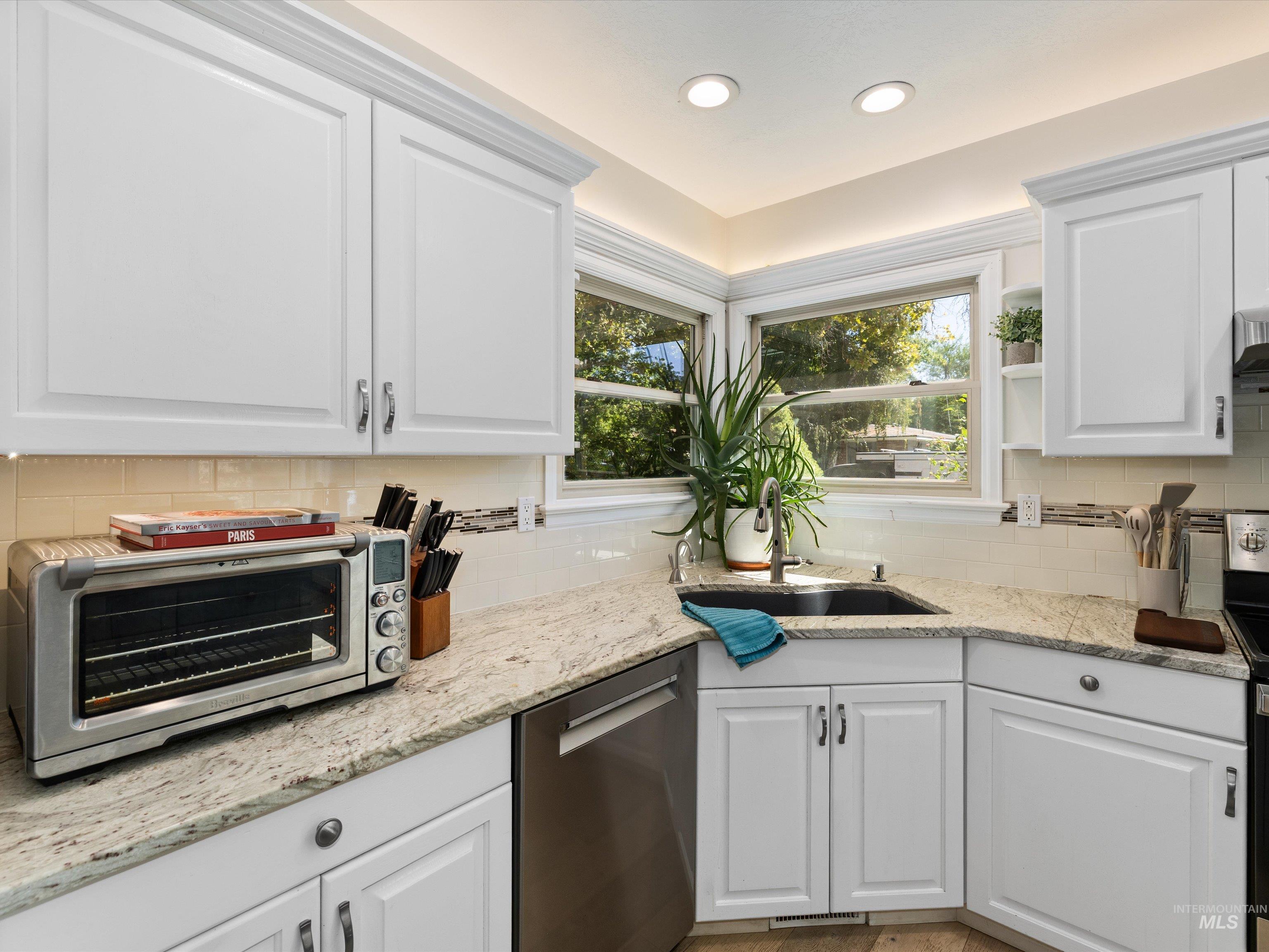 1811 N 14th