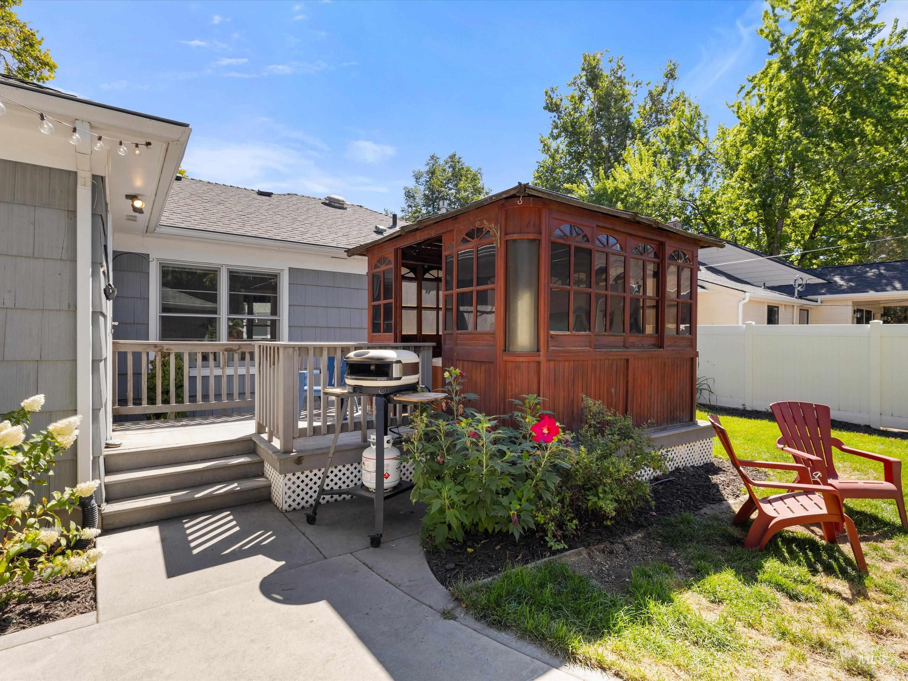 1811 N 14th