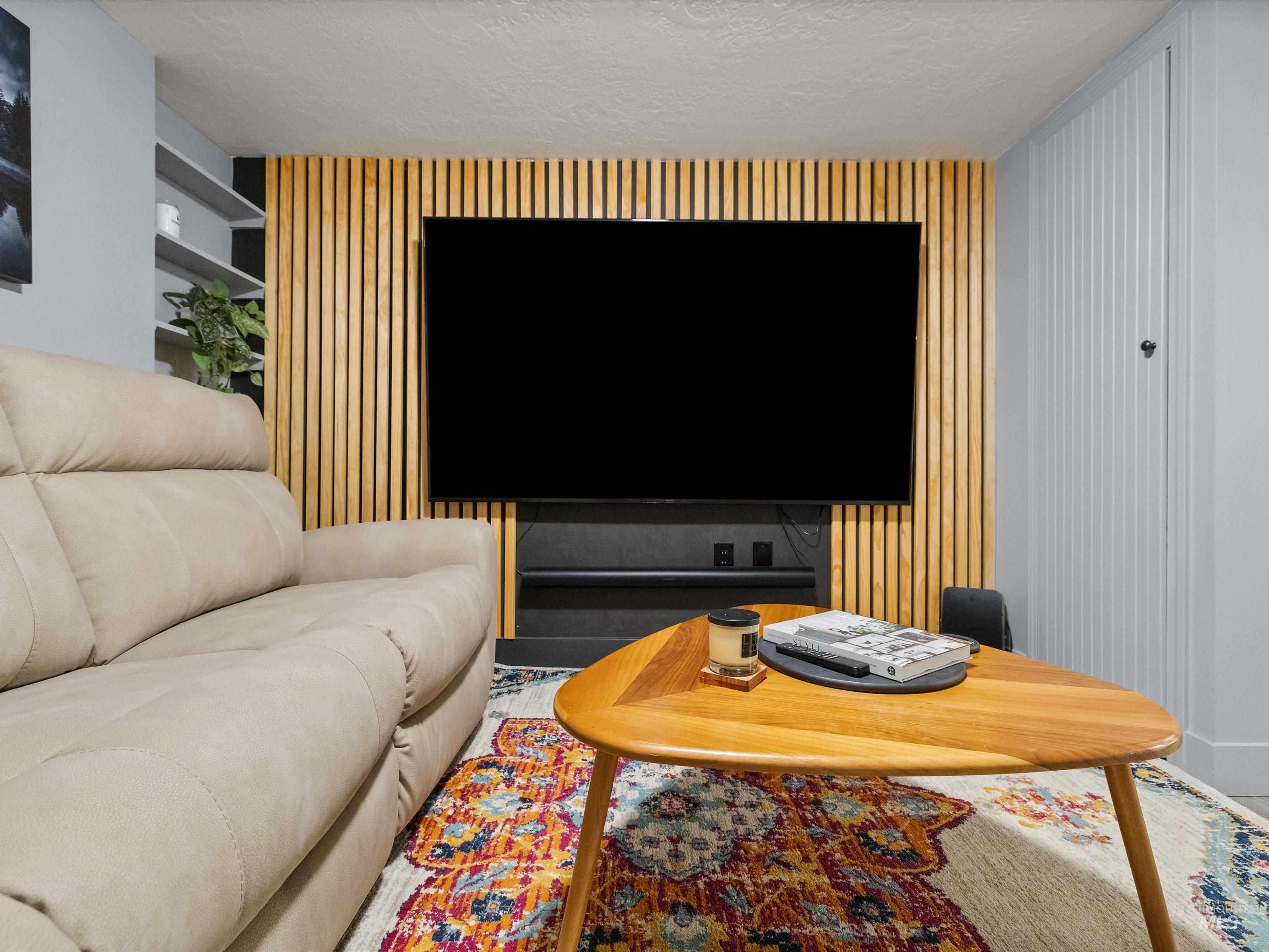 1811 N 14th