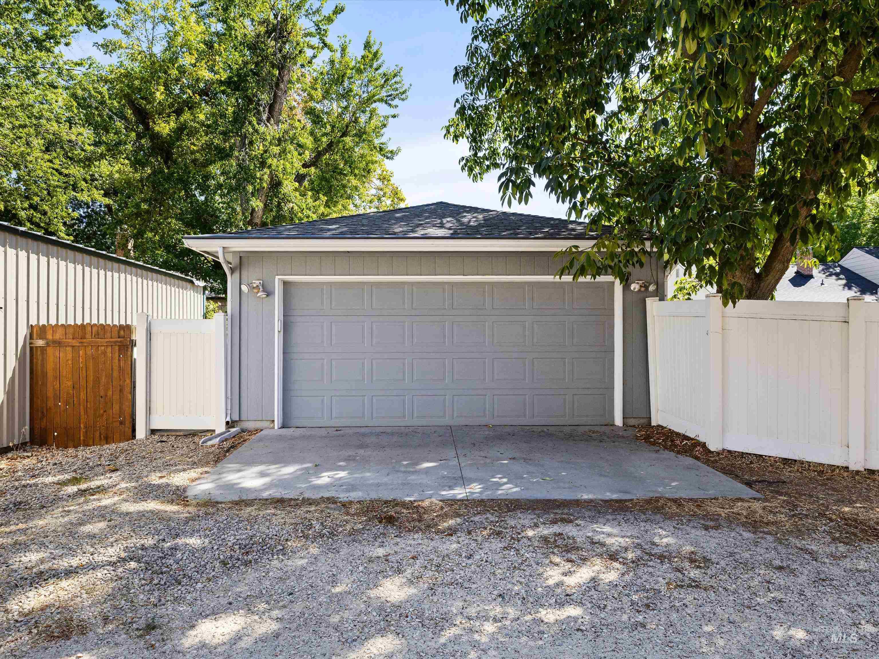 1811 N 14th