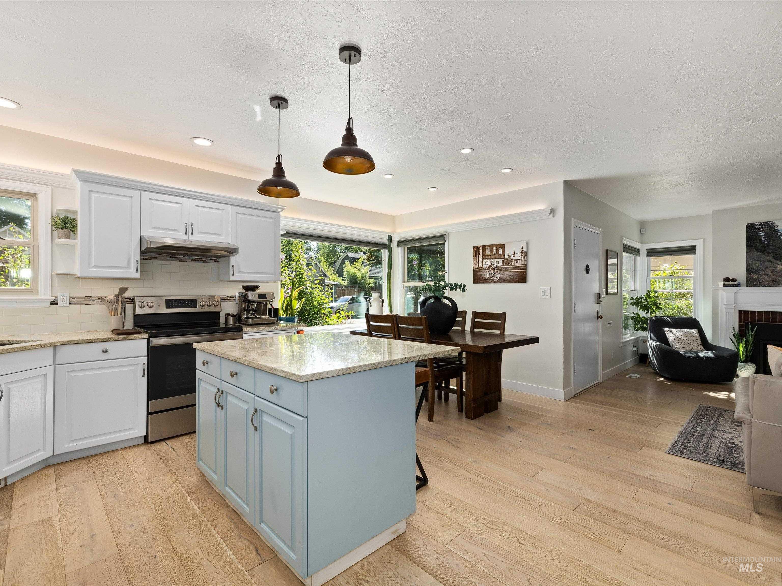 1811 N 14th