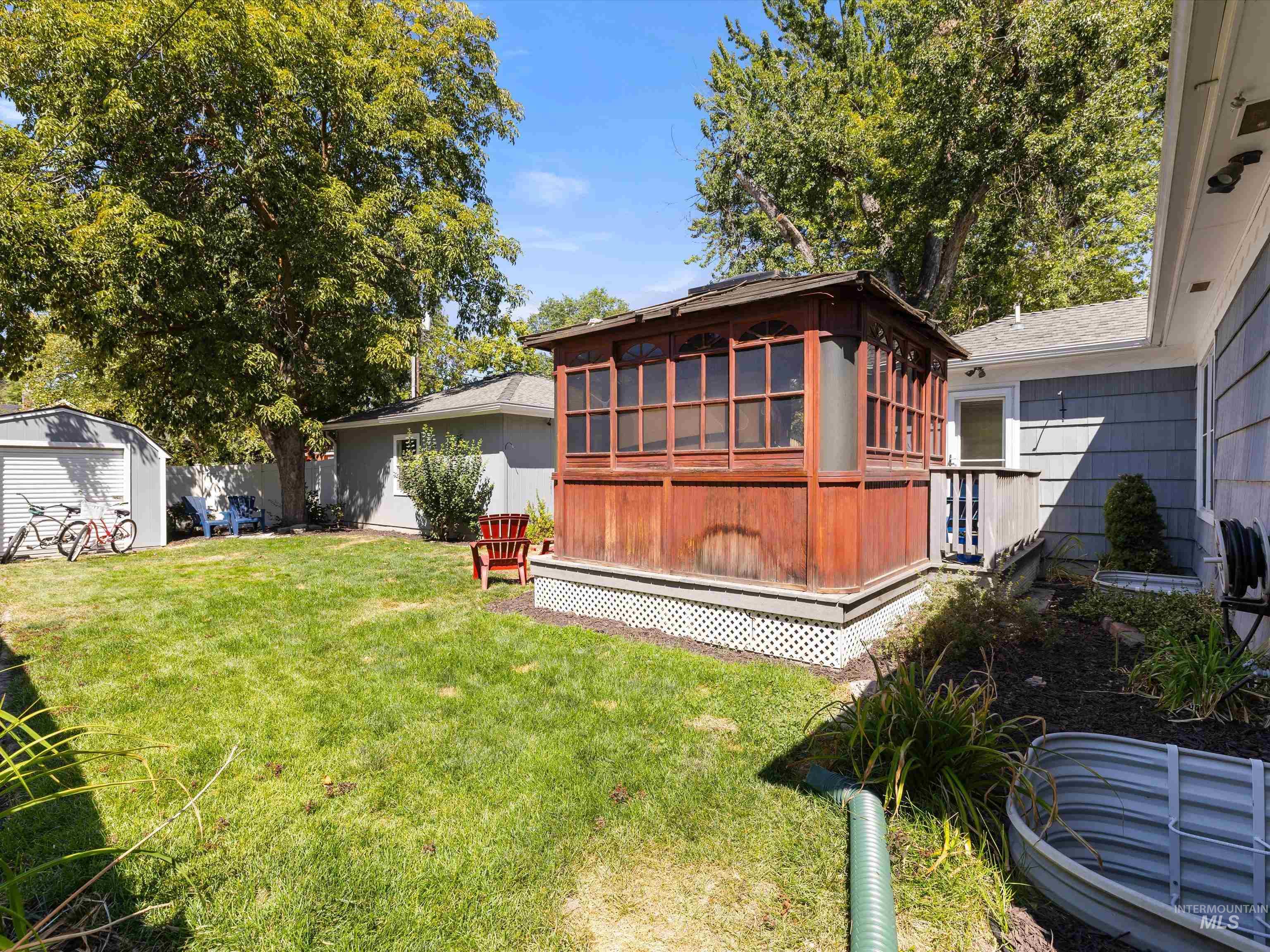 1811 N 14th