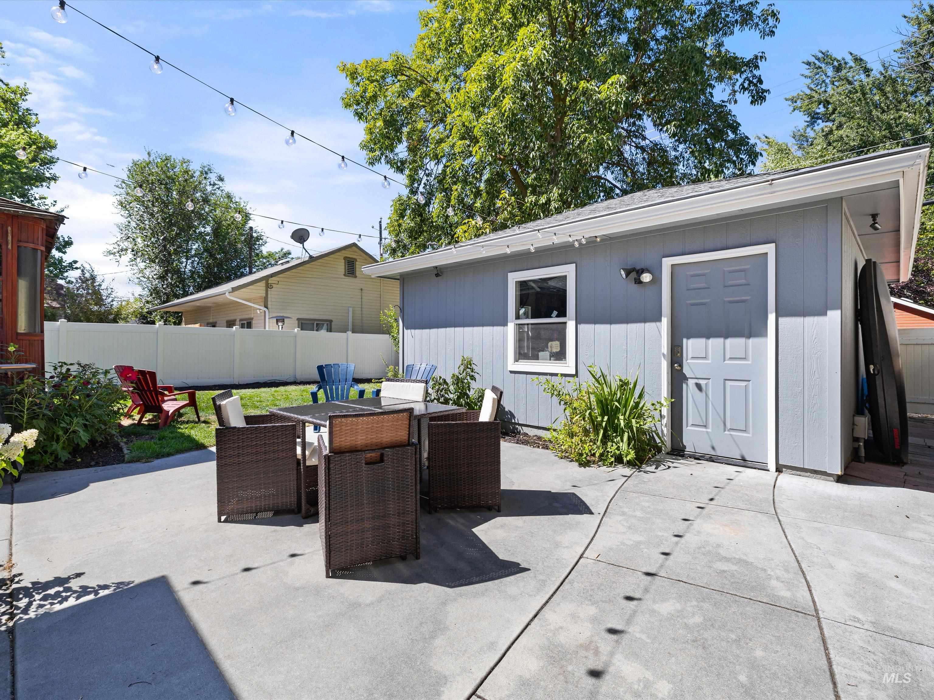 1811 N 14th