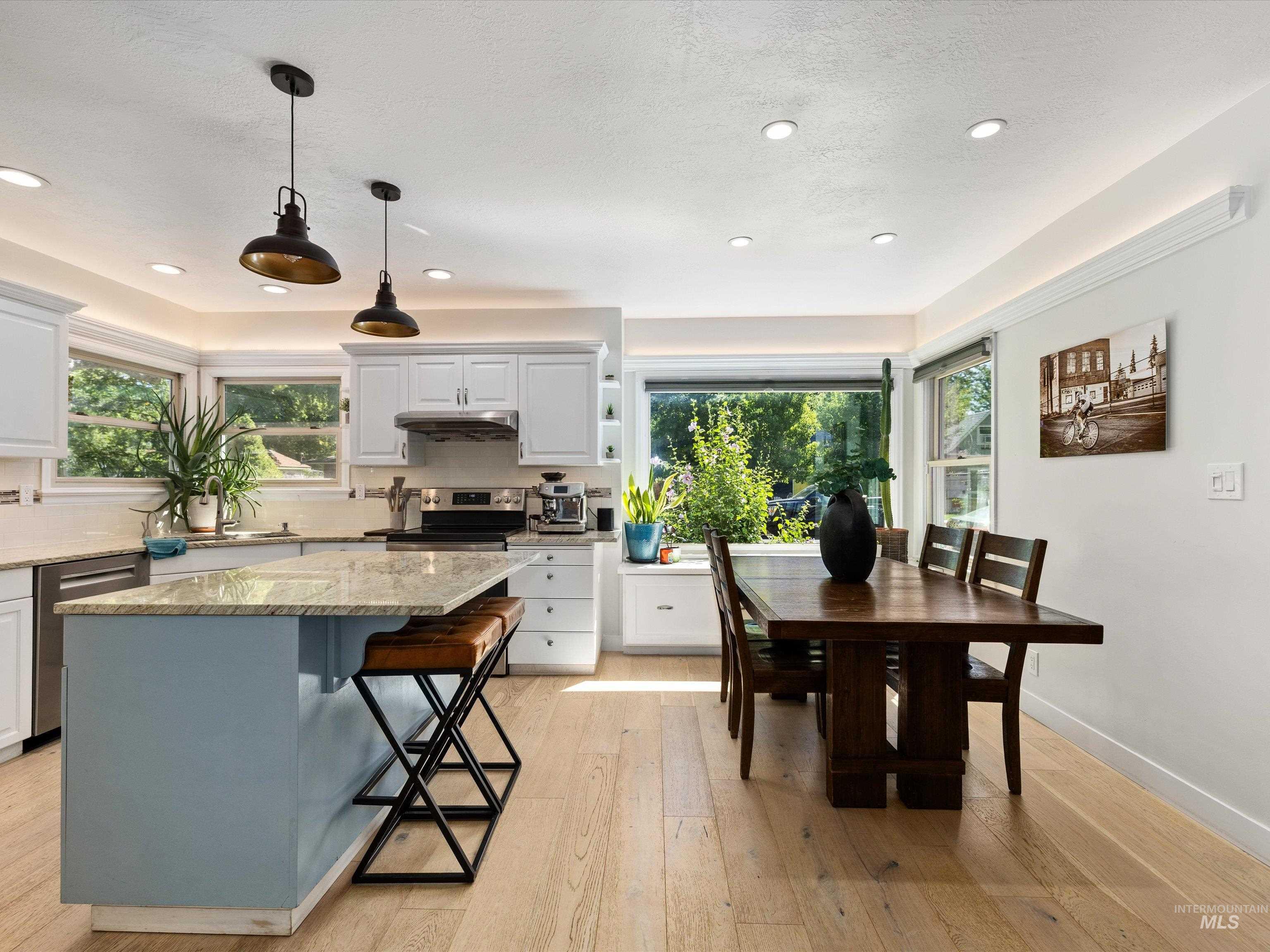 1811 N 14th