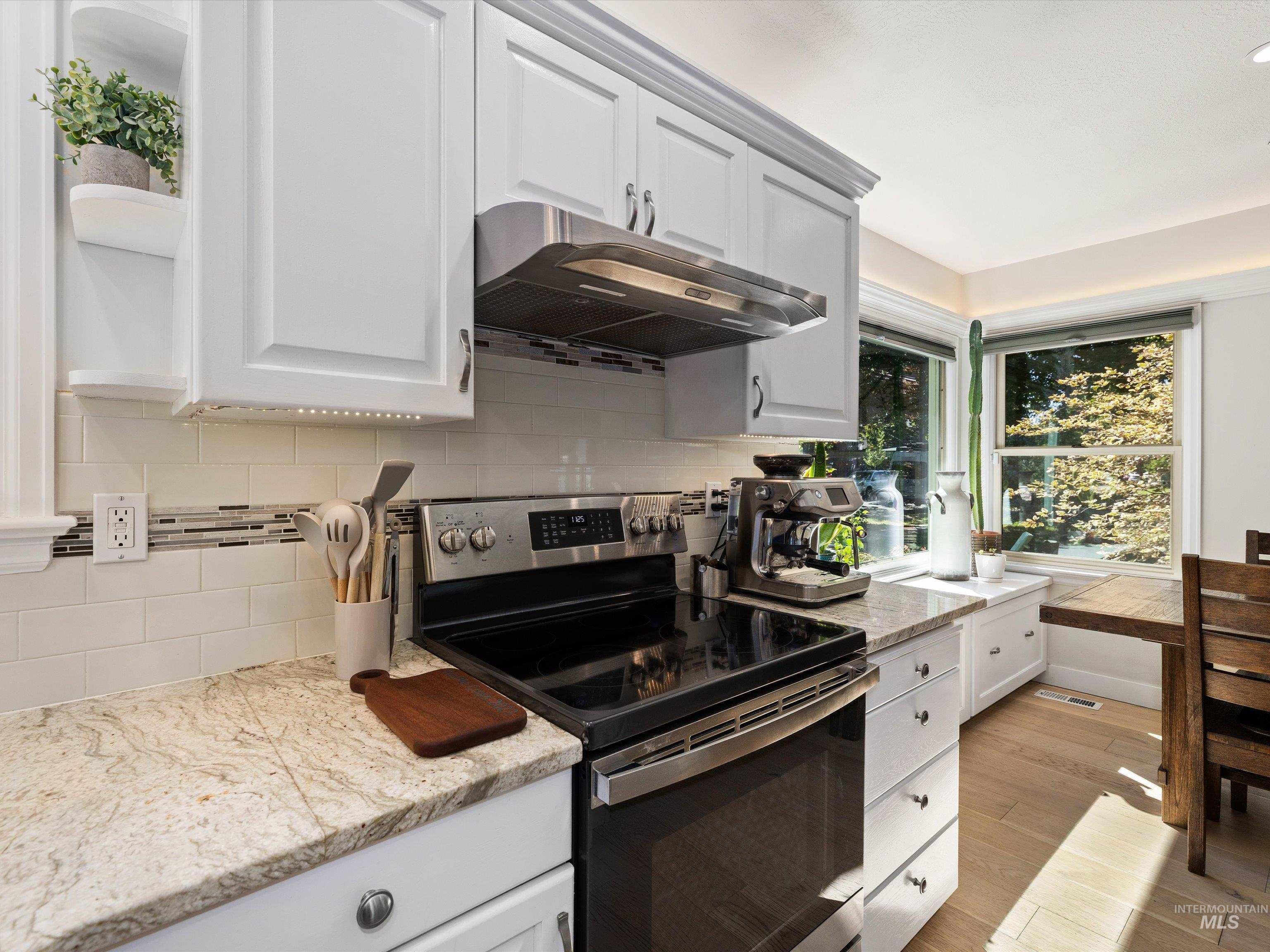 1811 N 14th